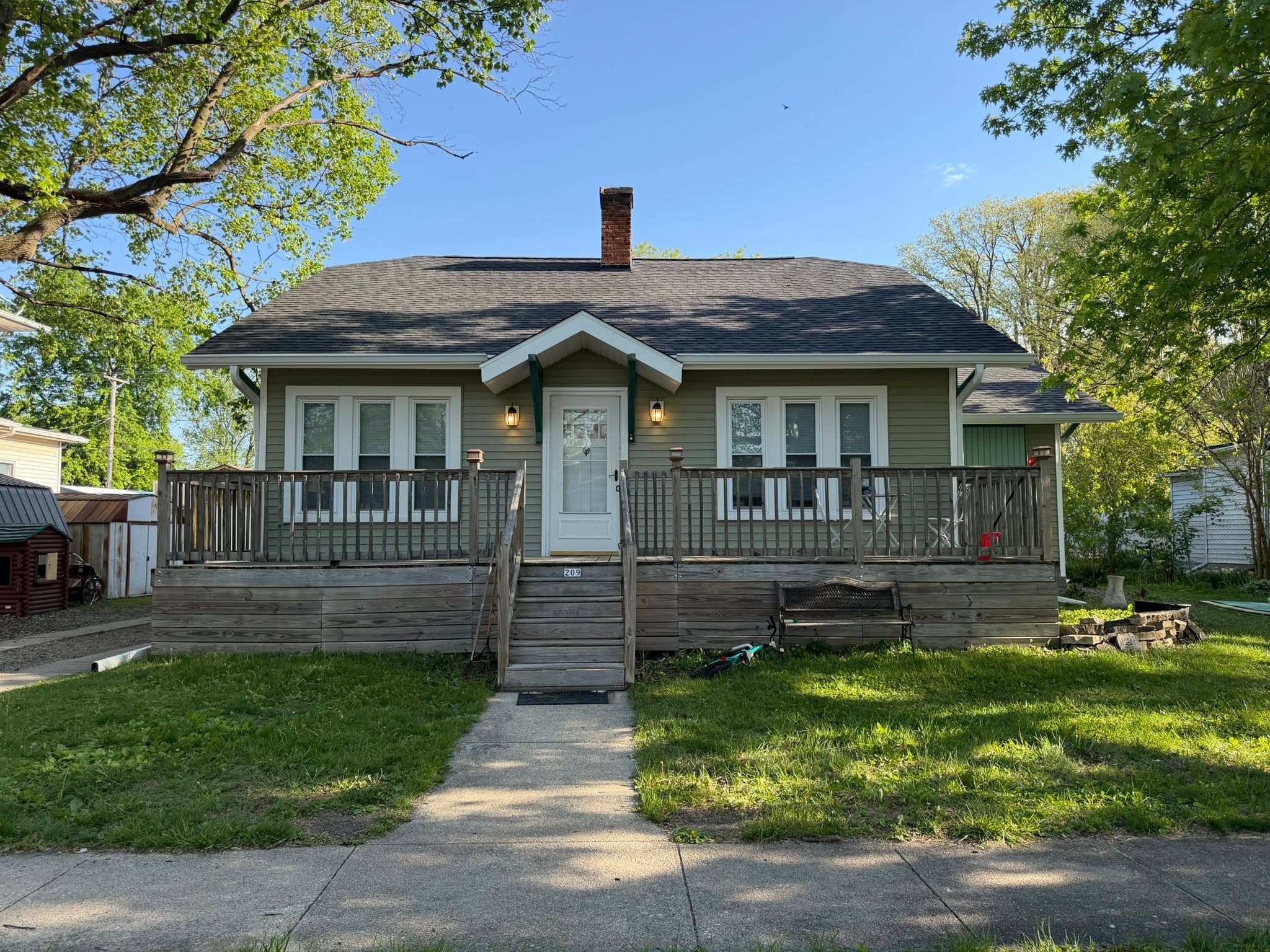 Sage vinyl siding on a home front elevation in Normal, Illinois