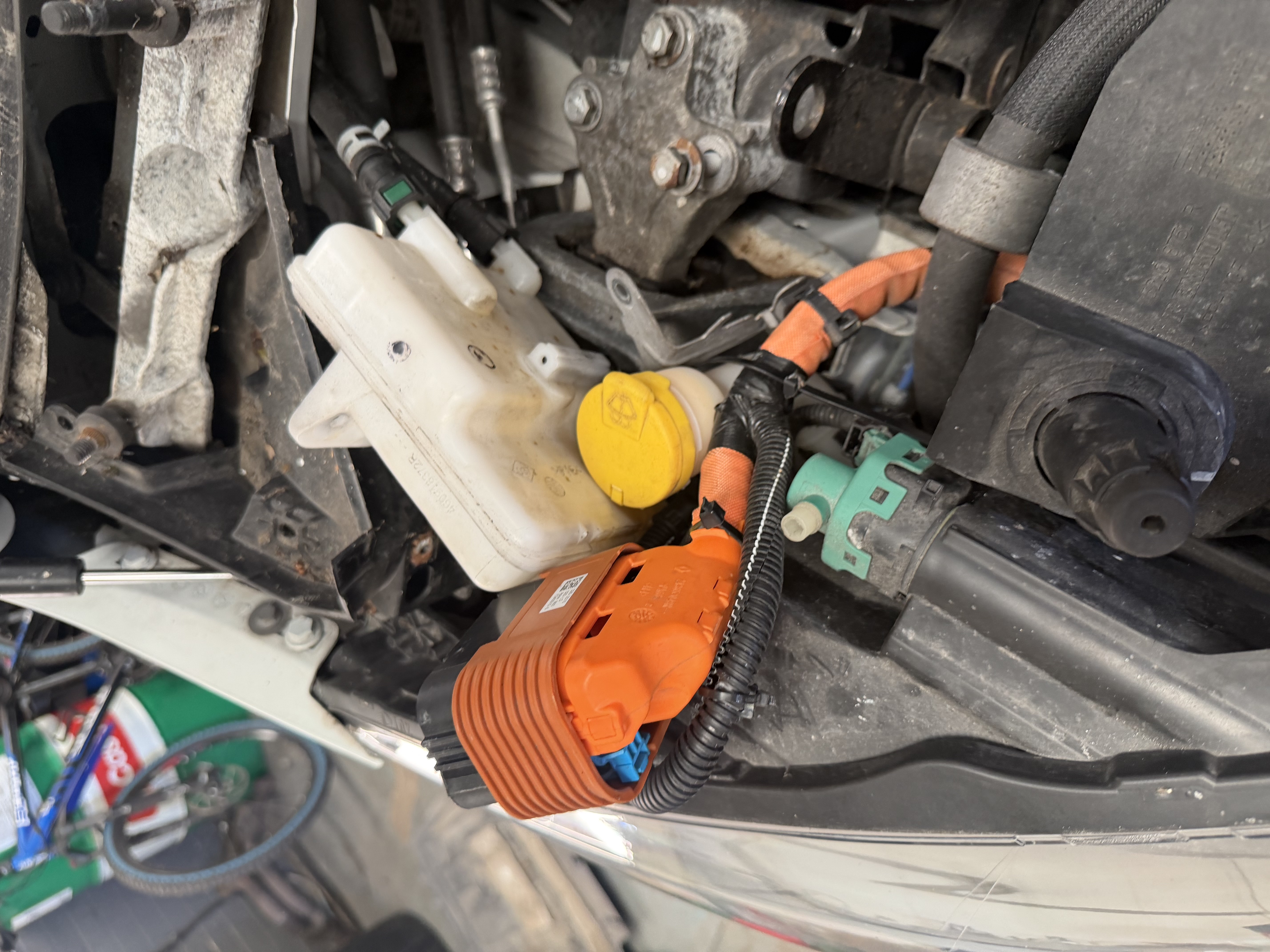 High voltage cable testing on a Renault Zoe charging fault at Shaw's Service Station