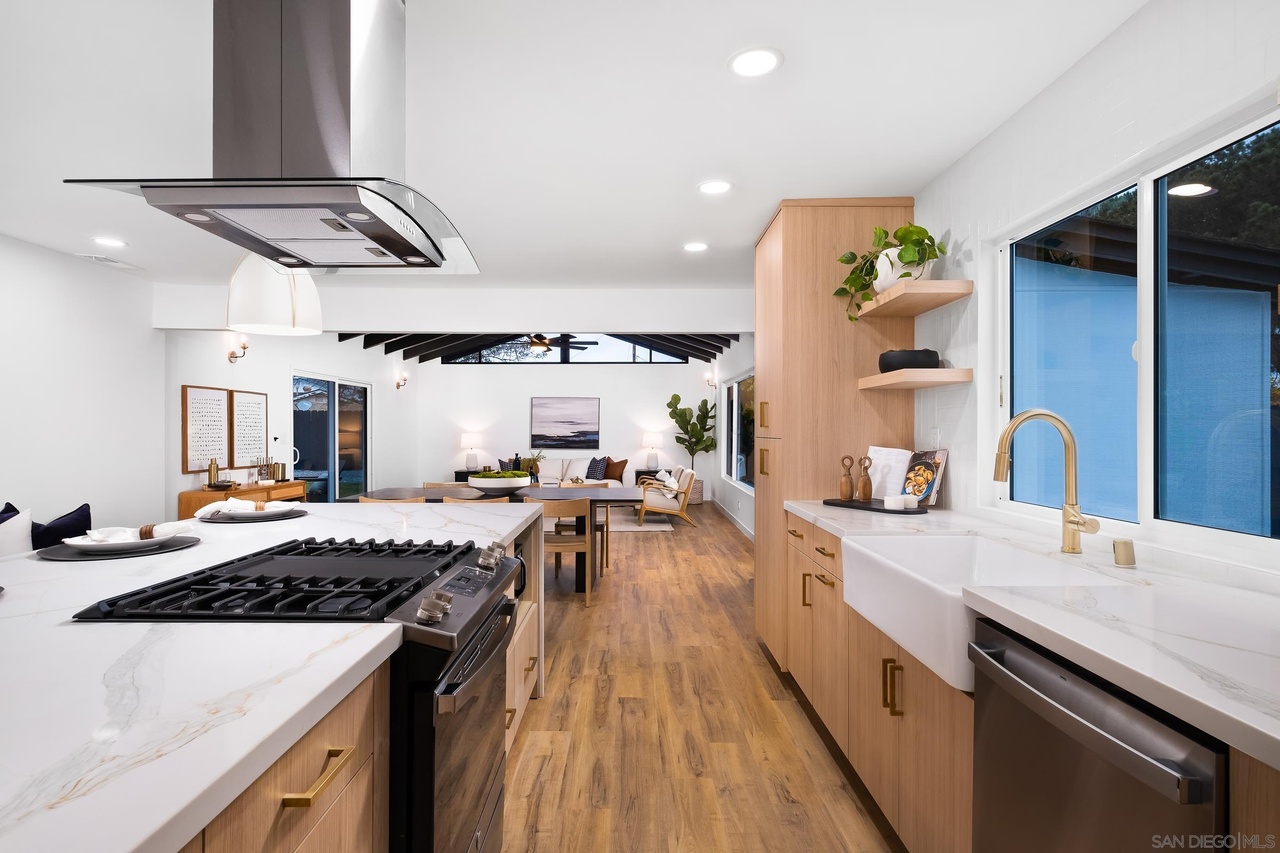 Property 4 - Photo 2