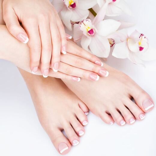 Deluxe Collagen 4 in 1 Pedicure Bellflower nail salon