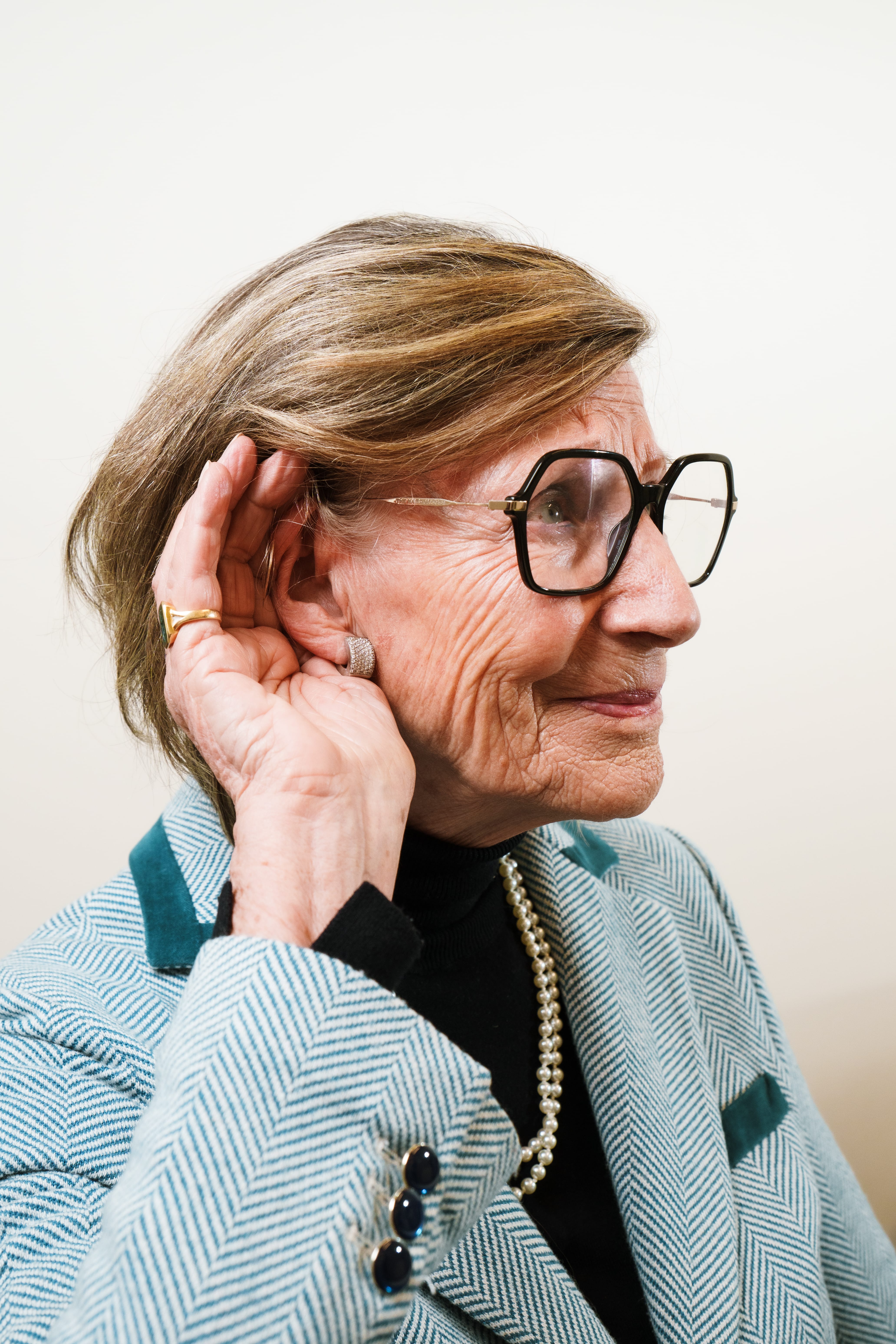 Wie hört sich Tinnitus an? Symptome und Erfahrungen