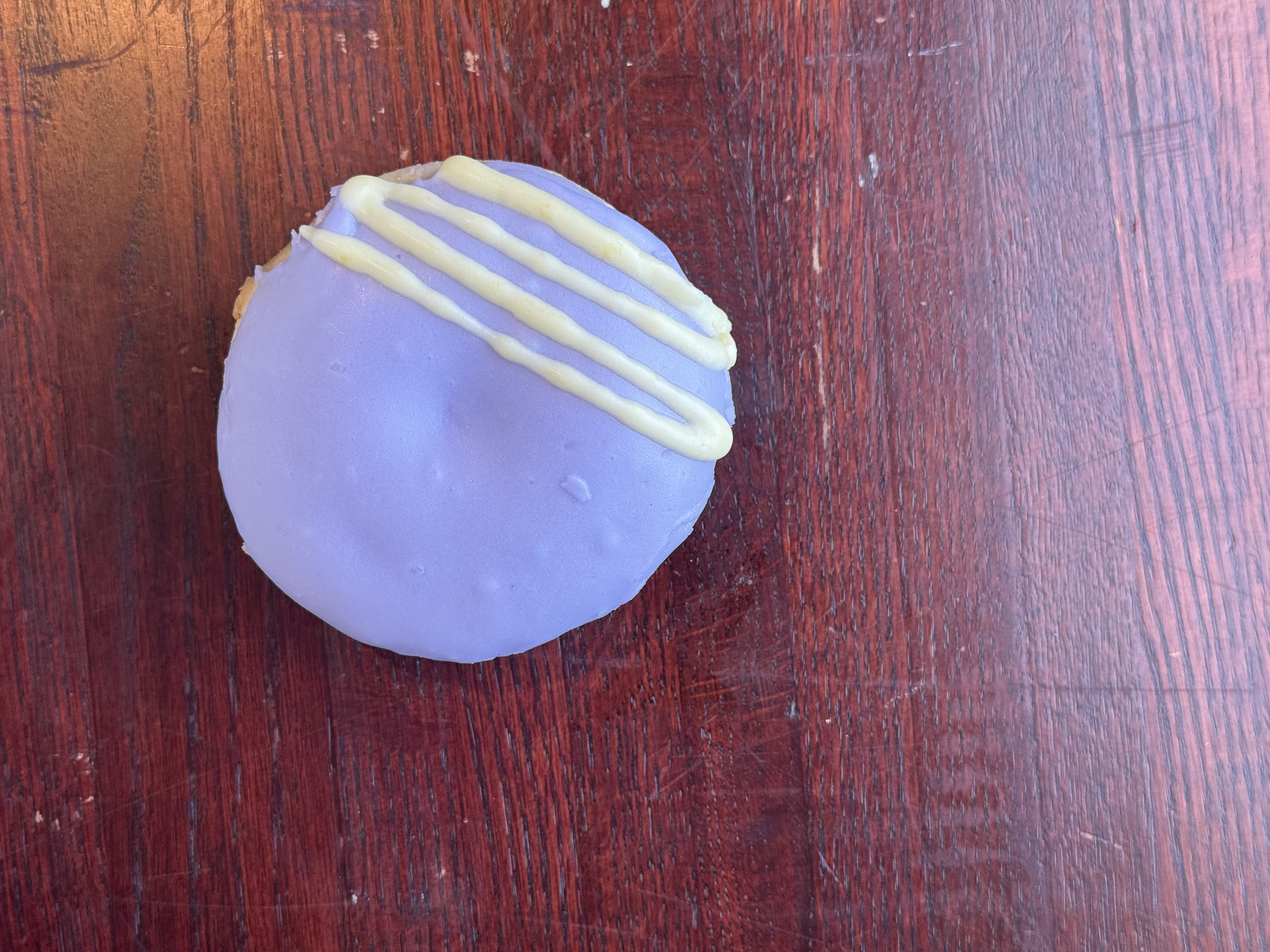 top down photo of a donut top down photo of a donut