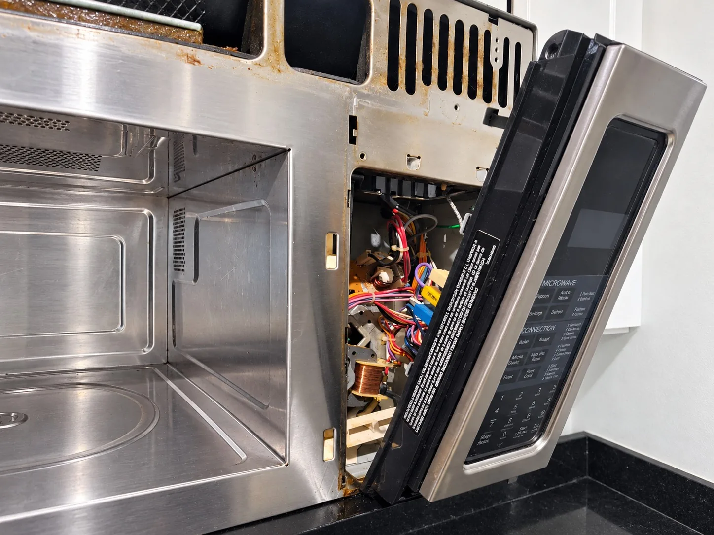 Latch-Related Operating Problem — Viking VMOR205SS Microwave