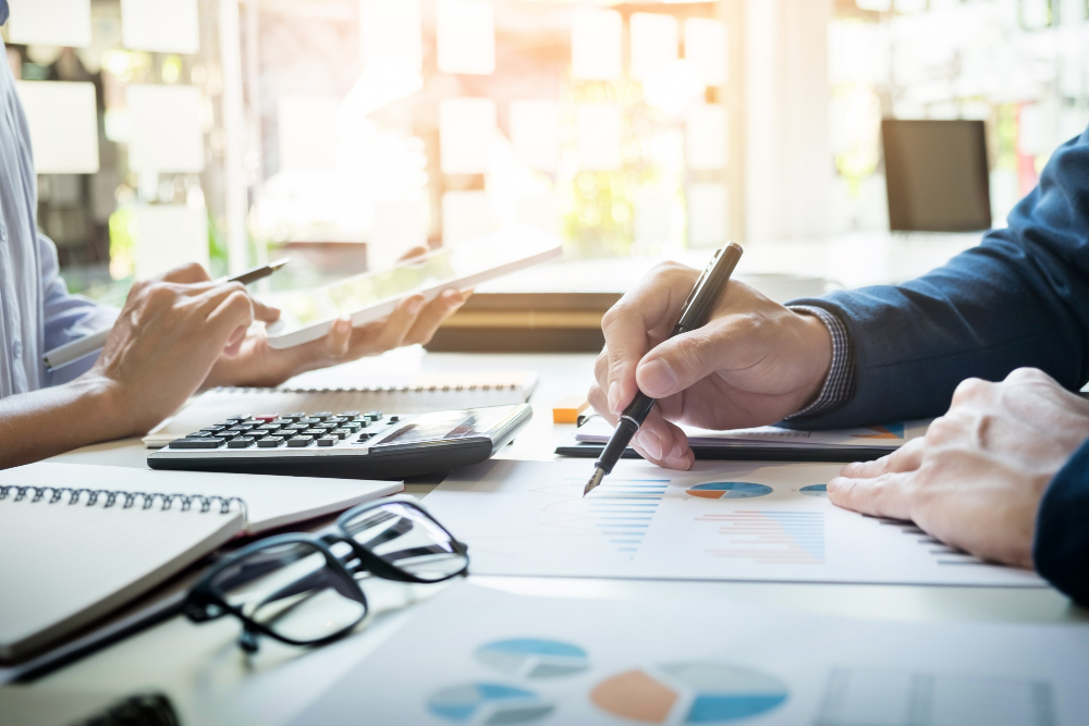 Choosing Between a General Accountant and a Property Management Specialist in Florida Choosing Between a General Accountant and a Property Management Specialist in Florida