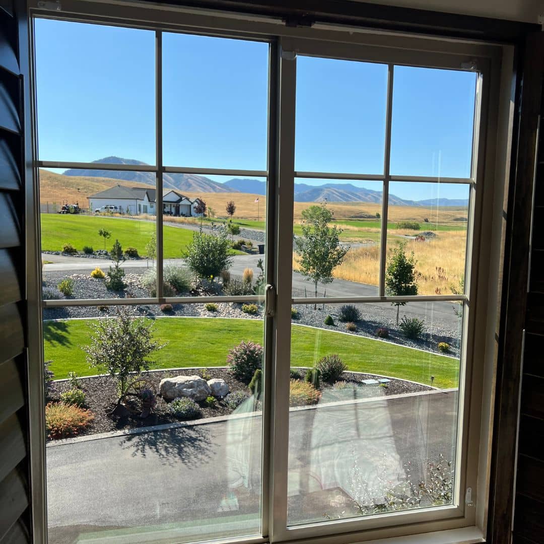 Clean sparkling windows Cache Valley mountain view - Mountain View Window Washing professional results Logan Utah