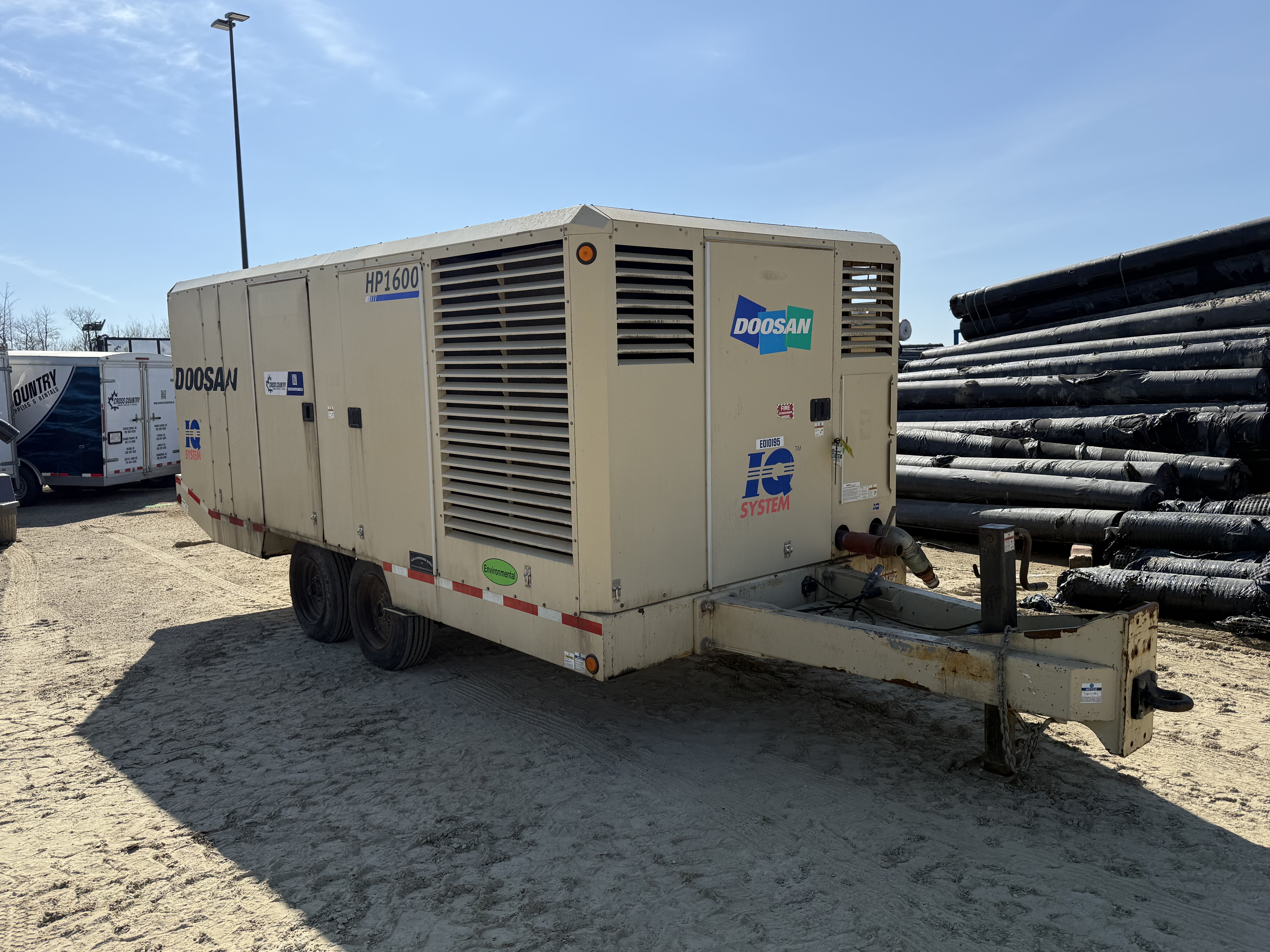 2014 Doosan HP1600 Portable Air Compressor - Image 2