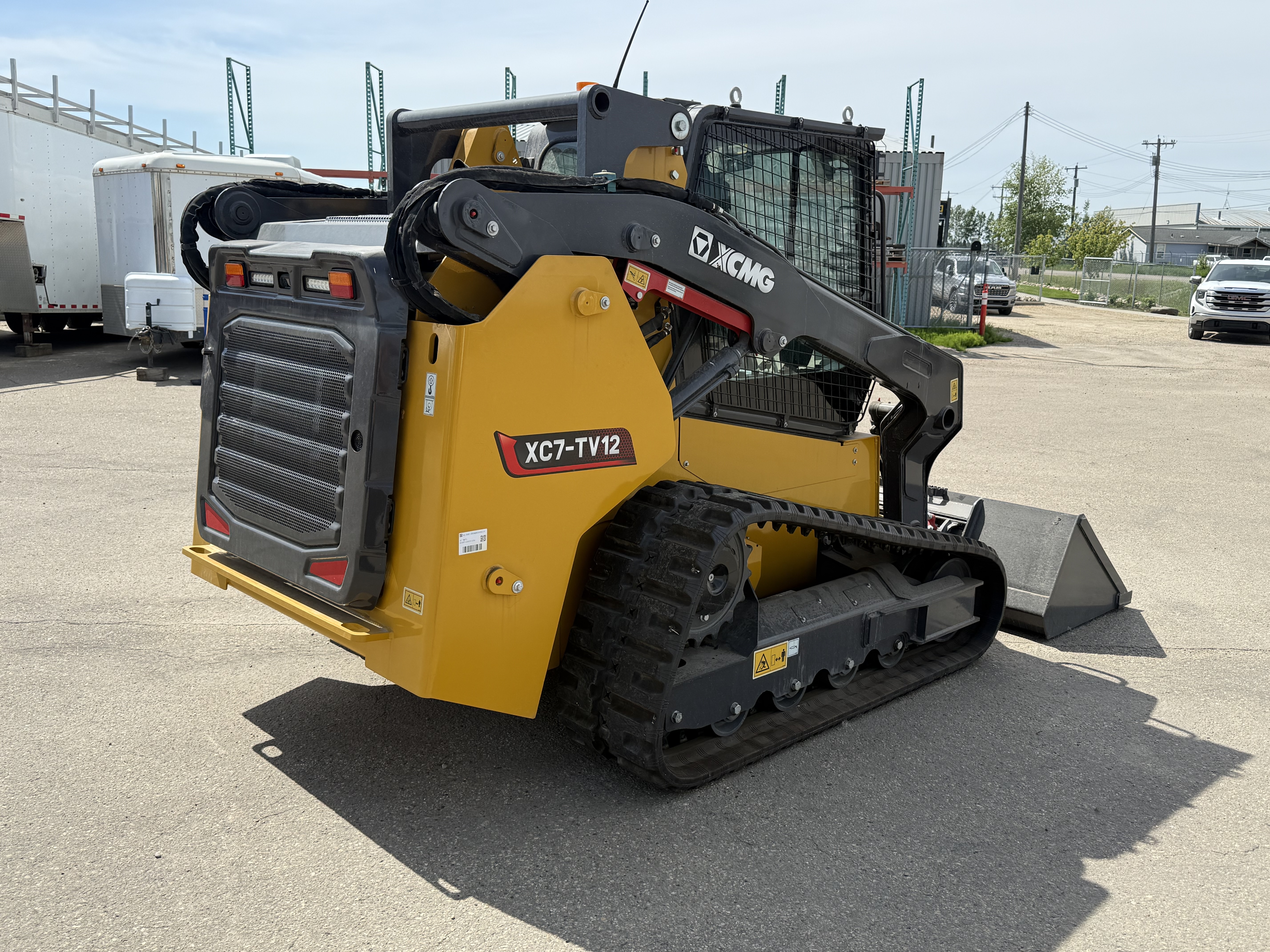 2026 XCMG XC7-TV12 Compact Track Loader - Image 3