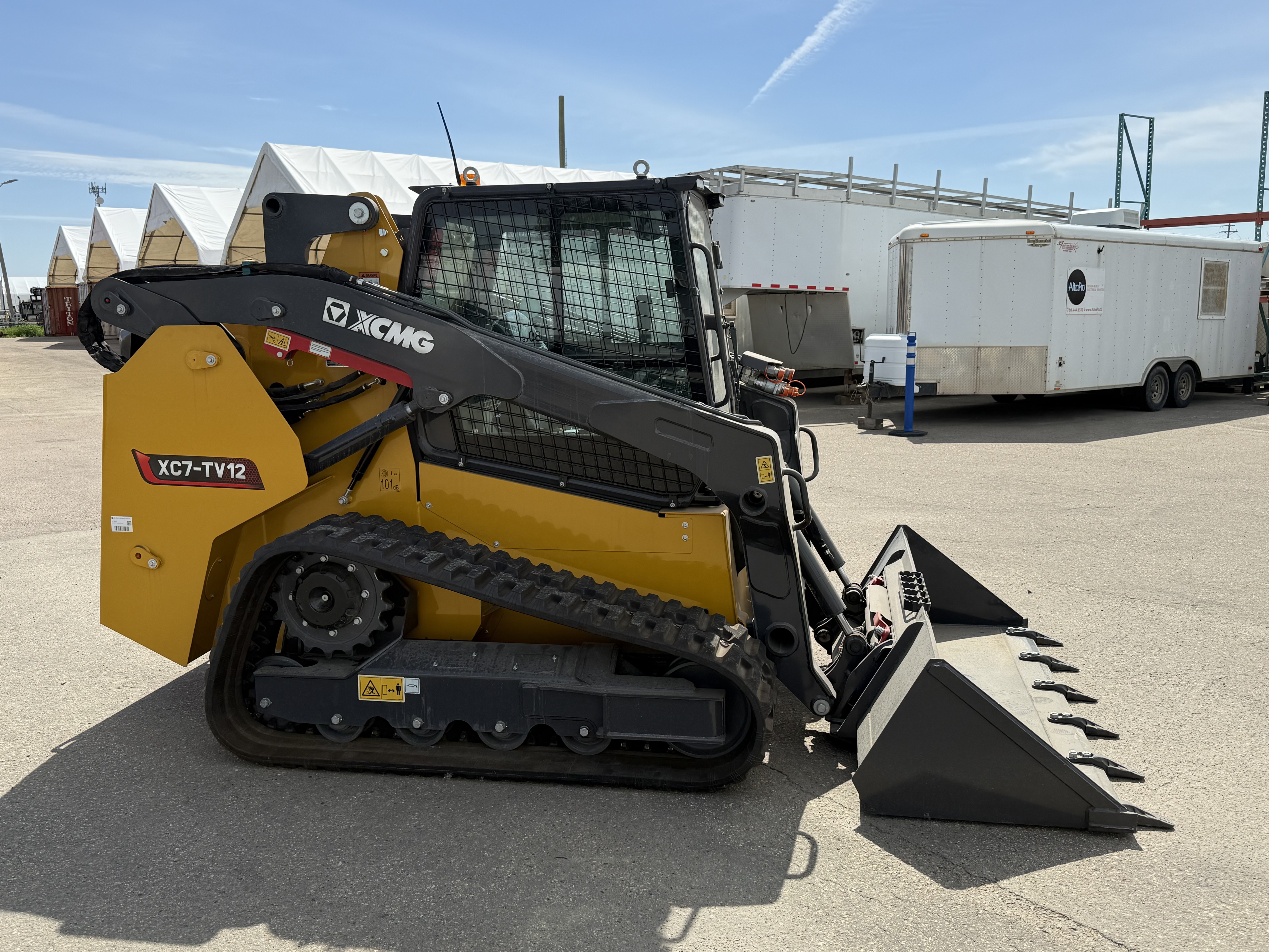 2026 XCMG XC7-TV12 Compact Track Loader - Image 6