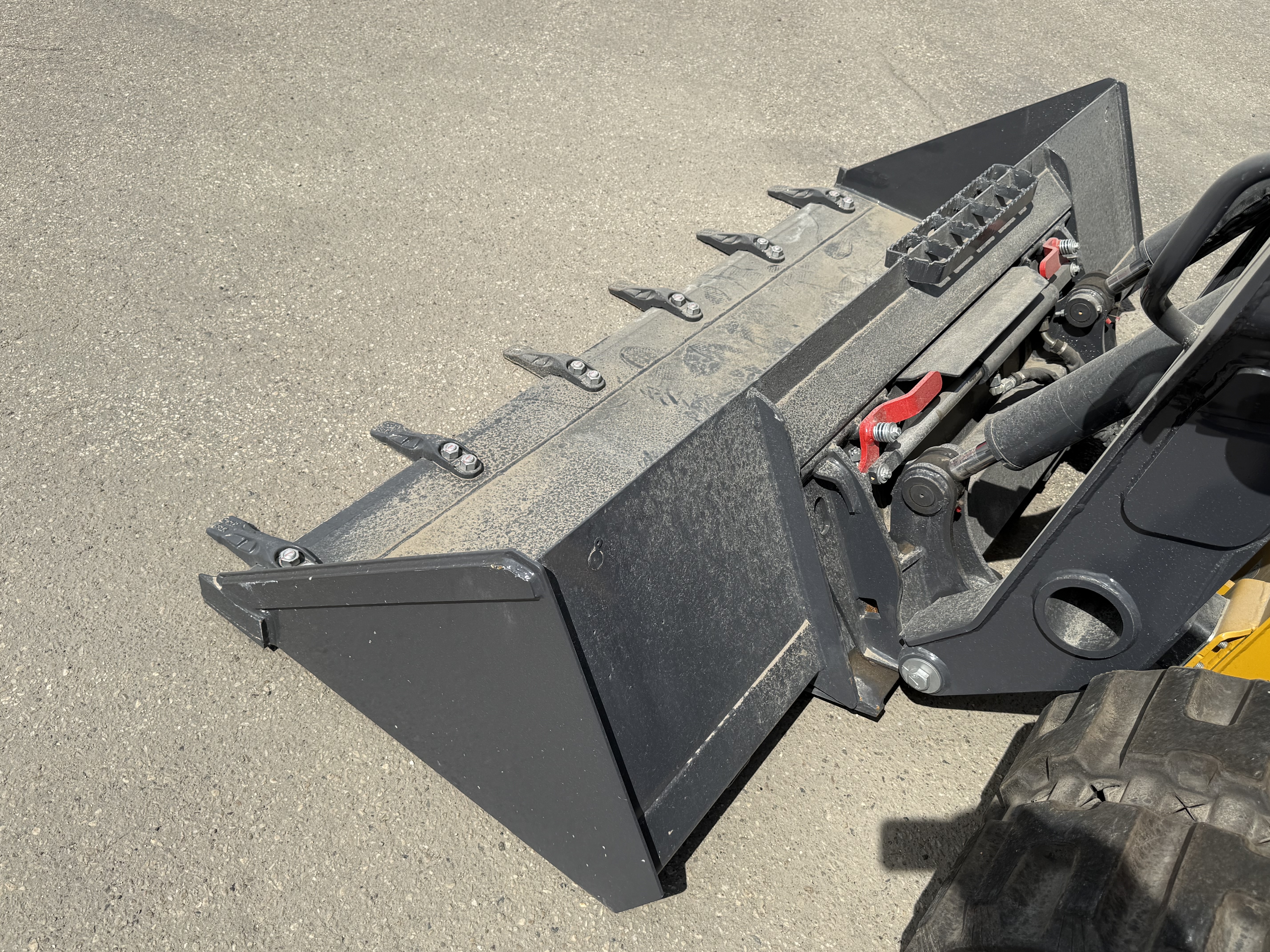 2026 XCMG XC7-TV12 Compact Track Loader - Image 20