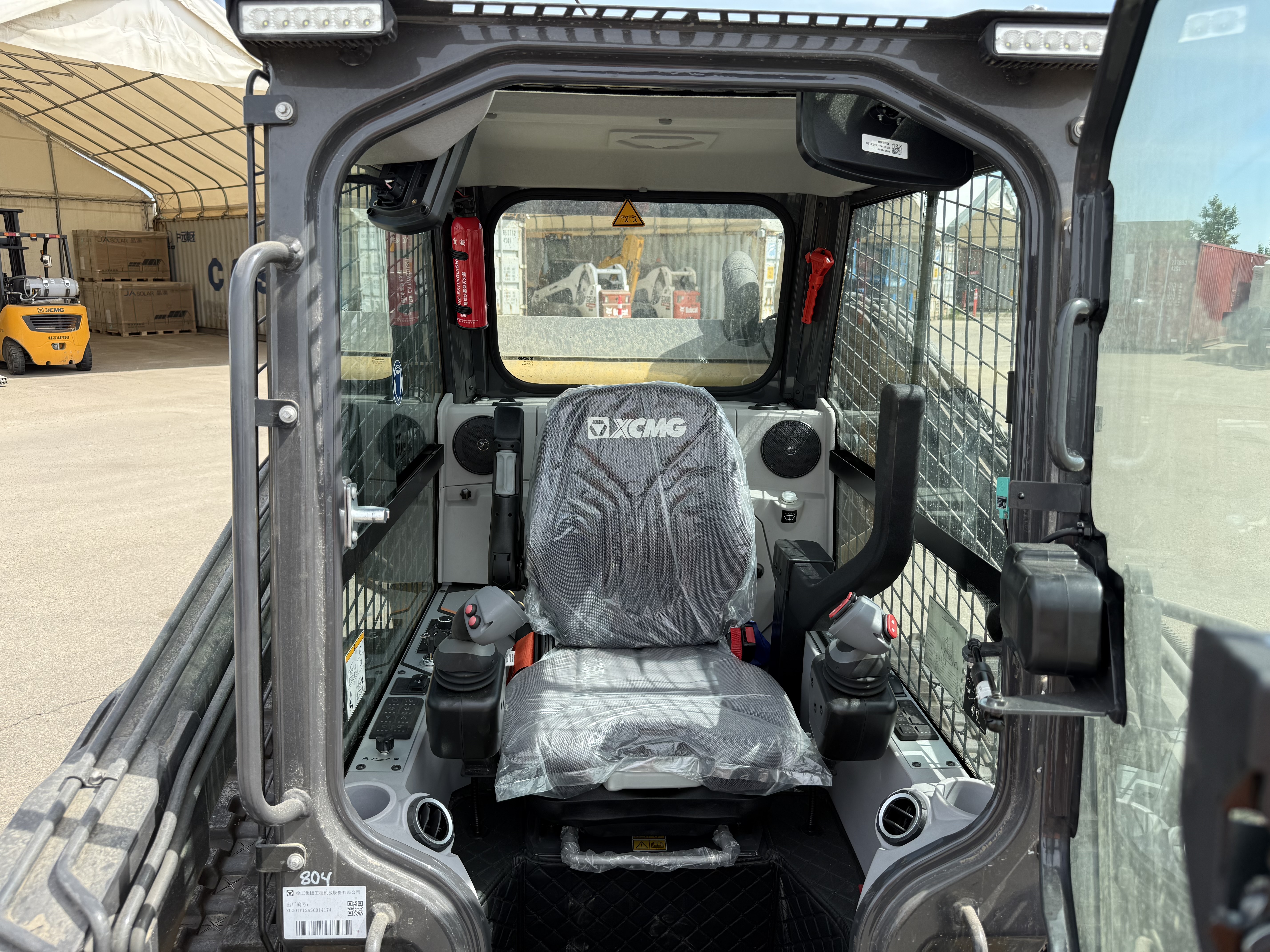 2026 XCMG XC7-TV12 Compact Track Loader - Image 10