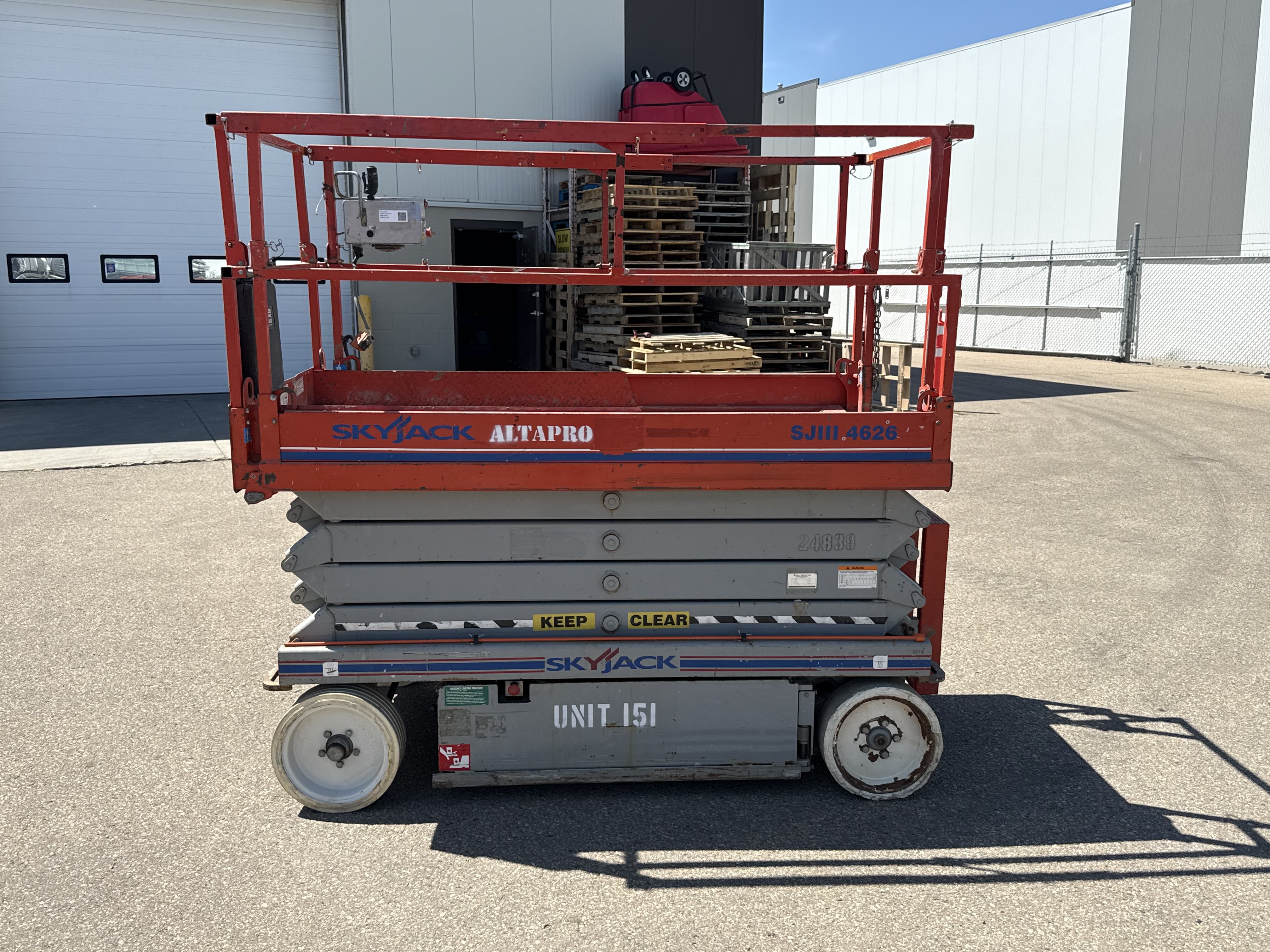 2005 SKYJACK SJIII4626 Electric Scissor Lift - Image 5