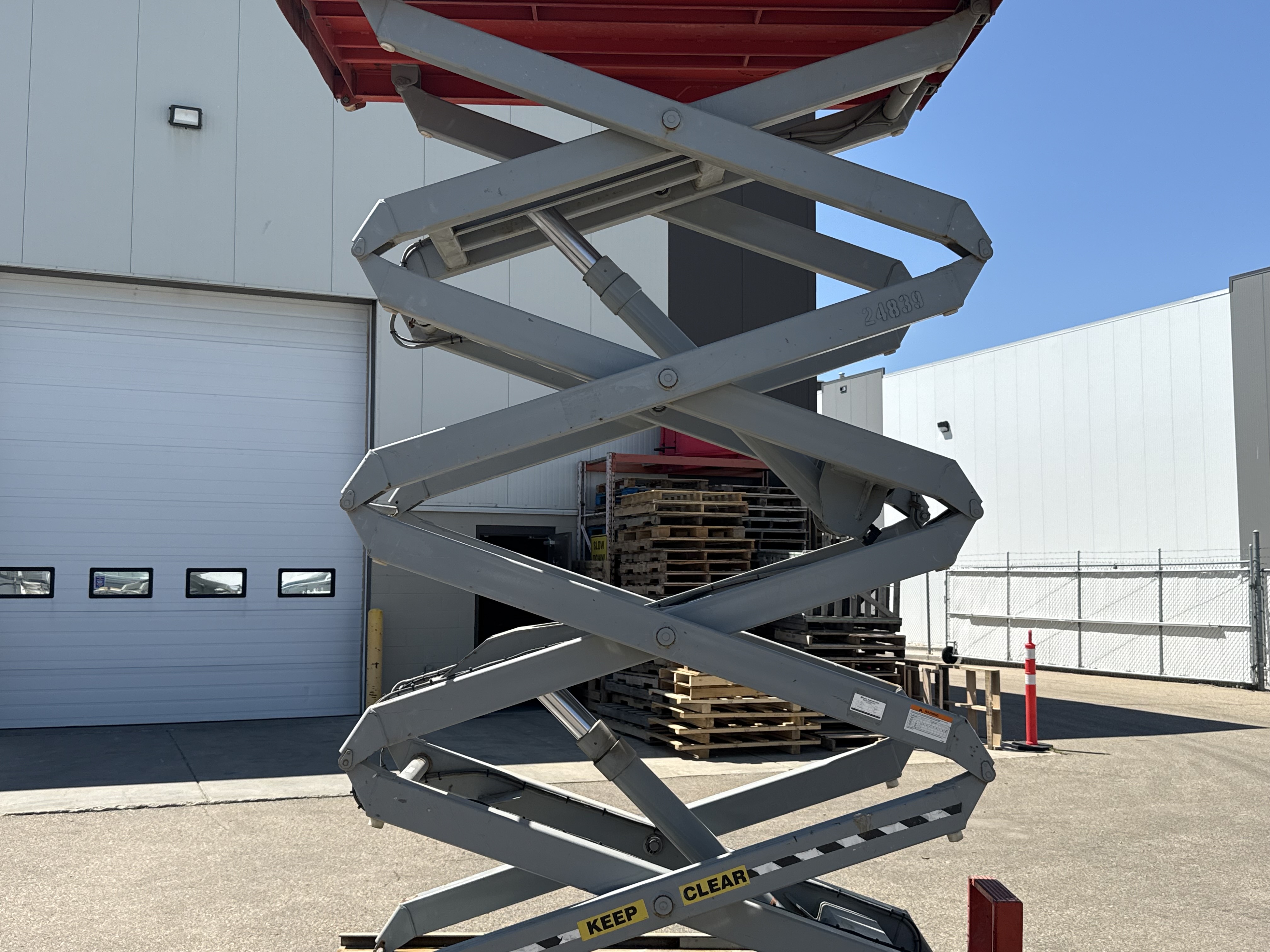 2005 SKYJACK SJIII4626 Electric Scissor Lift - Image 15