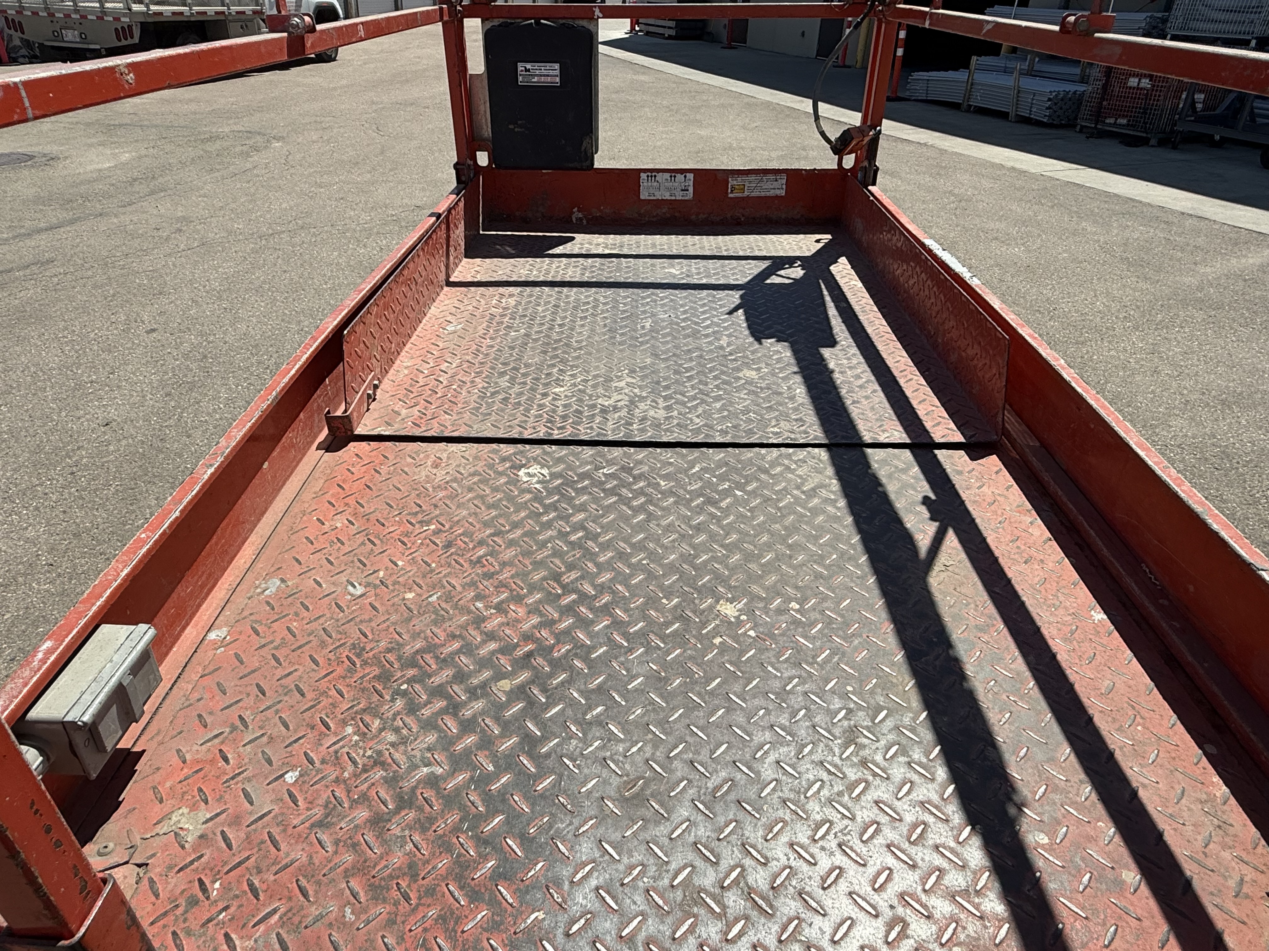 2005 SKYJACK SJIII4626 Electric Scissor Lift - Image 11