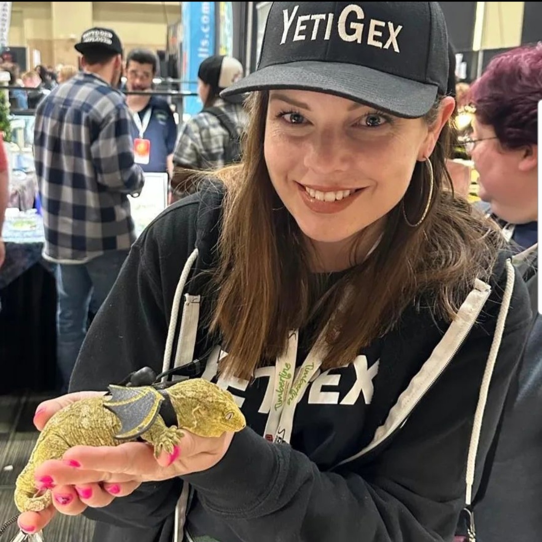 Brianna from YetiGex with gecko