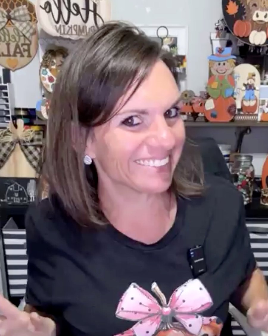 Amy at her Whatnot show