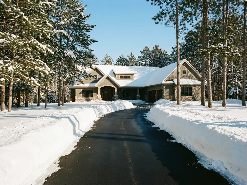 Residential Snow Removal Oakland County MI | Elowsky Lawn Services | Elowsky Lawn Services