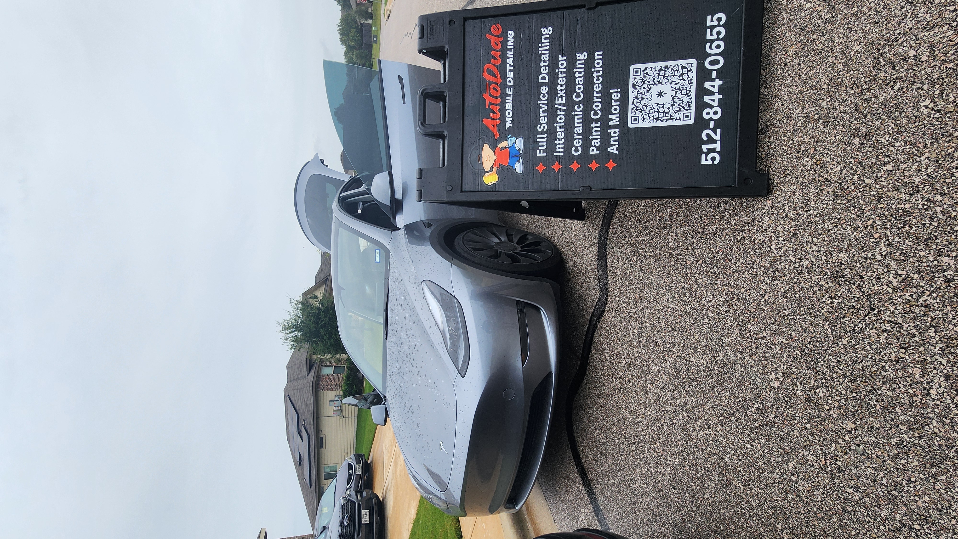 Hydrophobic ceramic coating finish shedding water