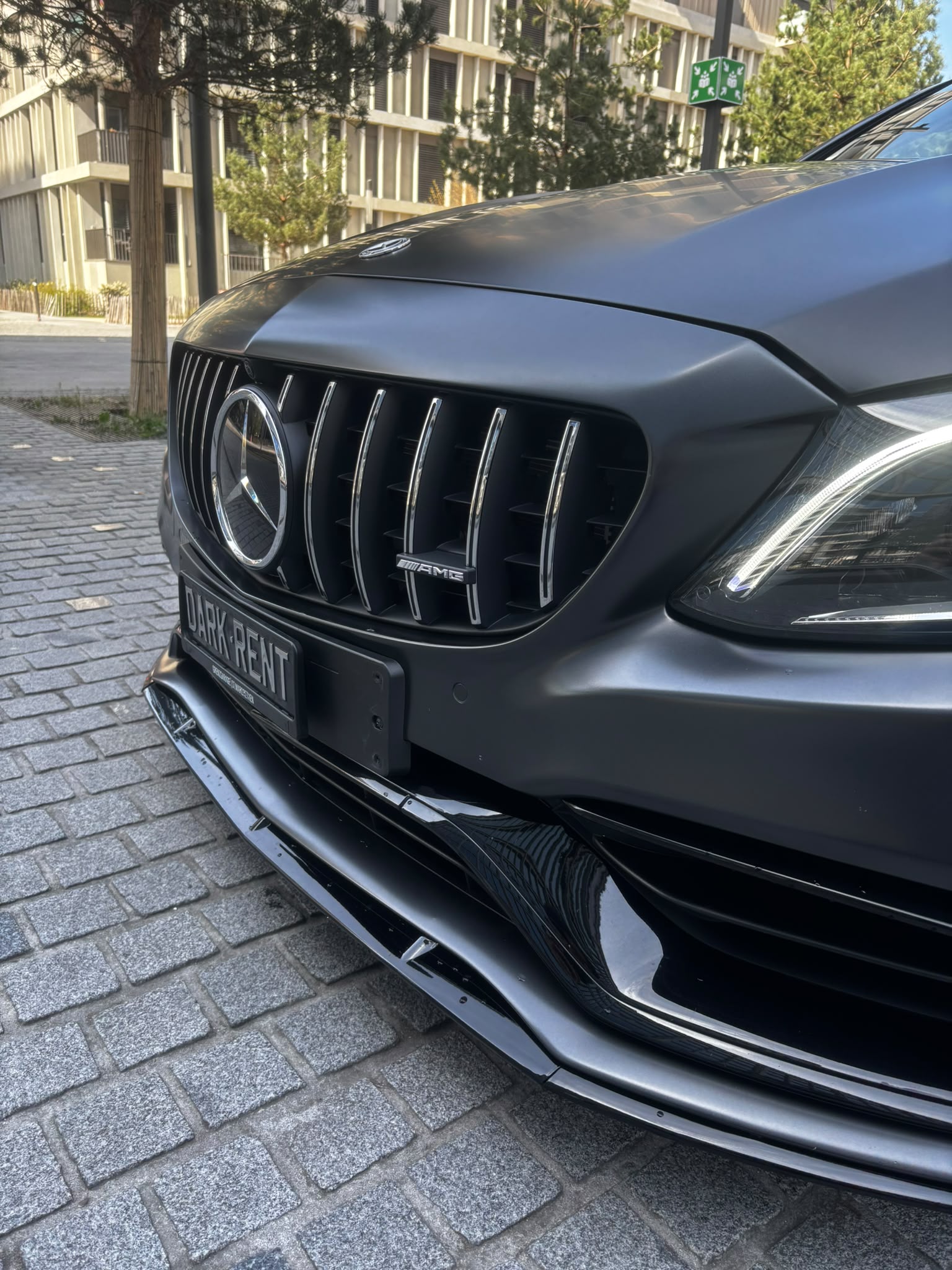 Mercedes-AMG C63 S Coupé grise