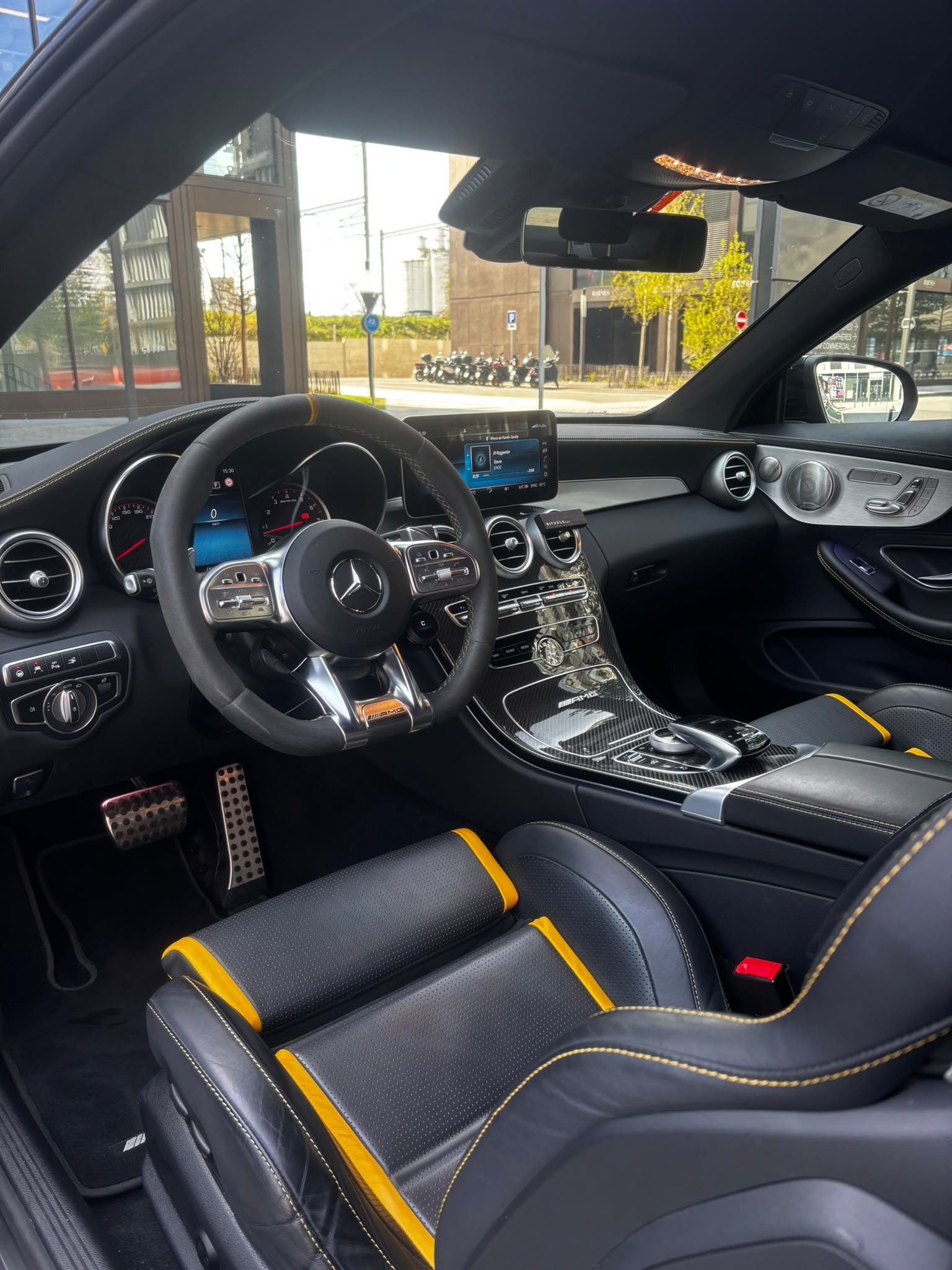Mercedes-AMG C63 S Coupé dans son environnement