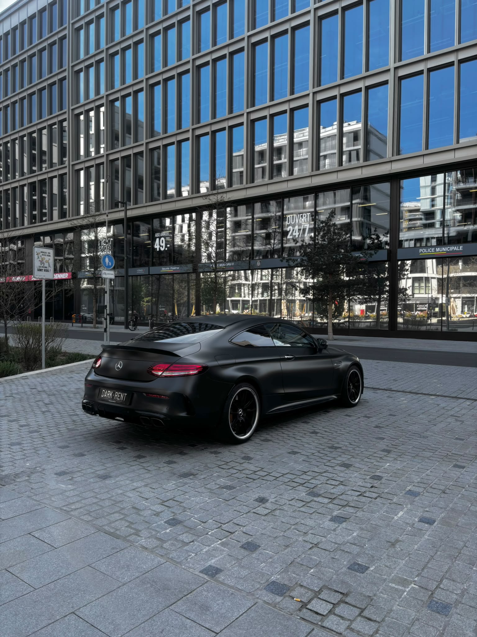 Profil de la Mercedes-AMG C63 S Coupé disponible à Genève