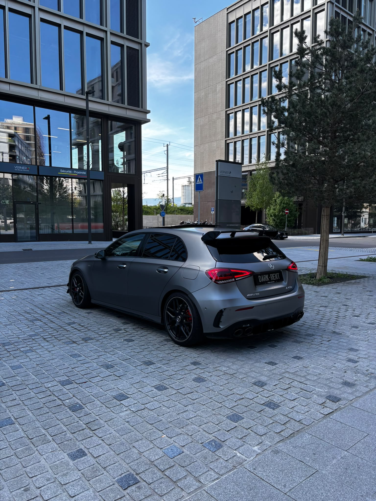 Mercedes-AMG A45 S gris mat