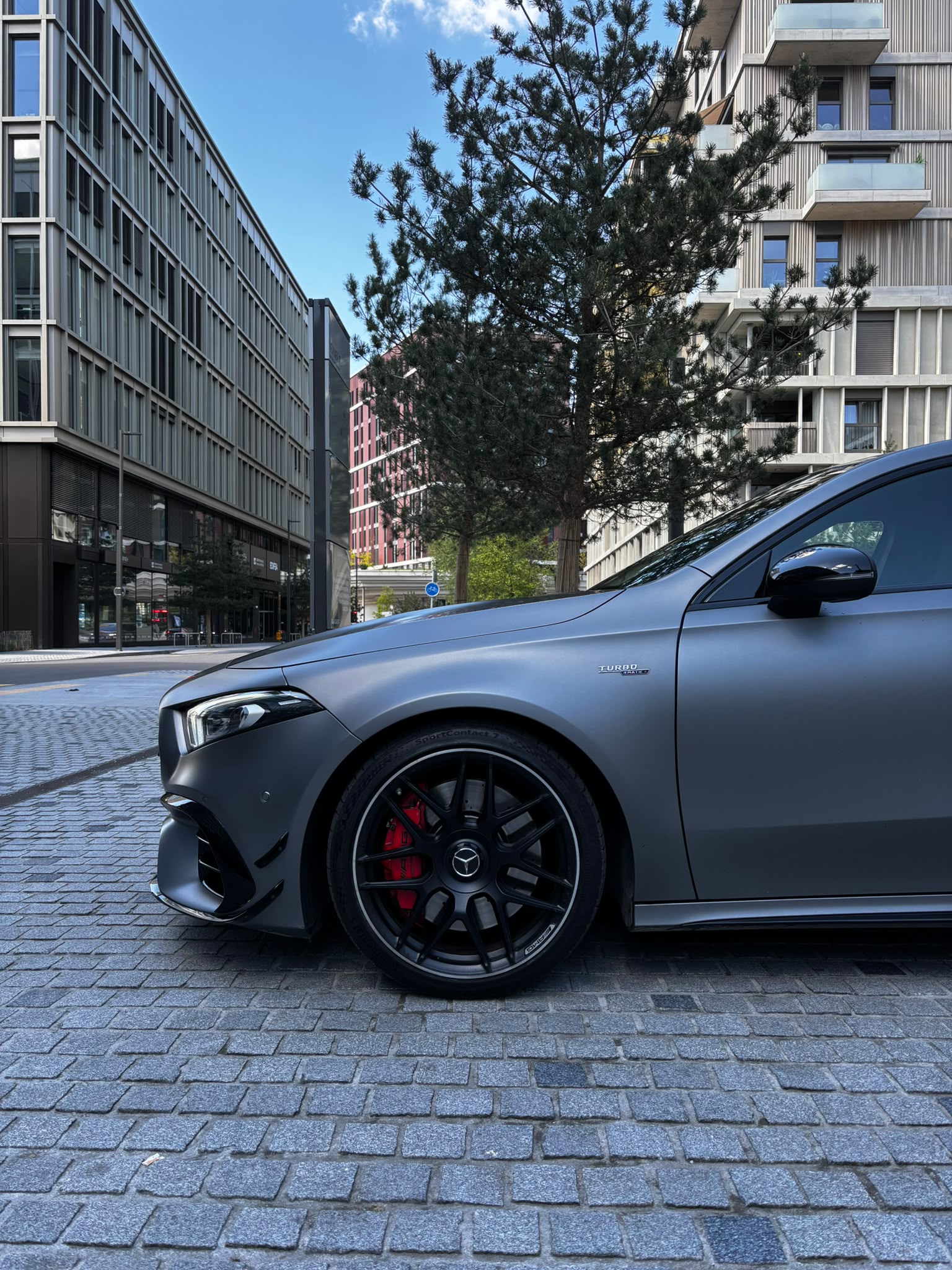 Mercedes-AMG A45 S gris mat