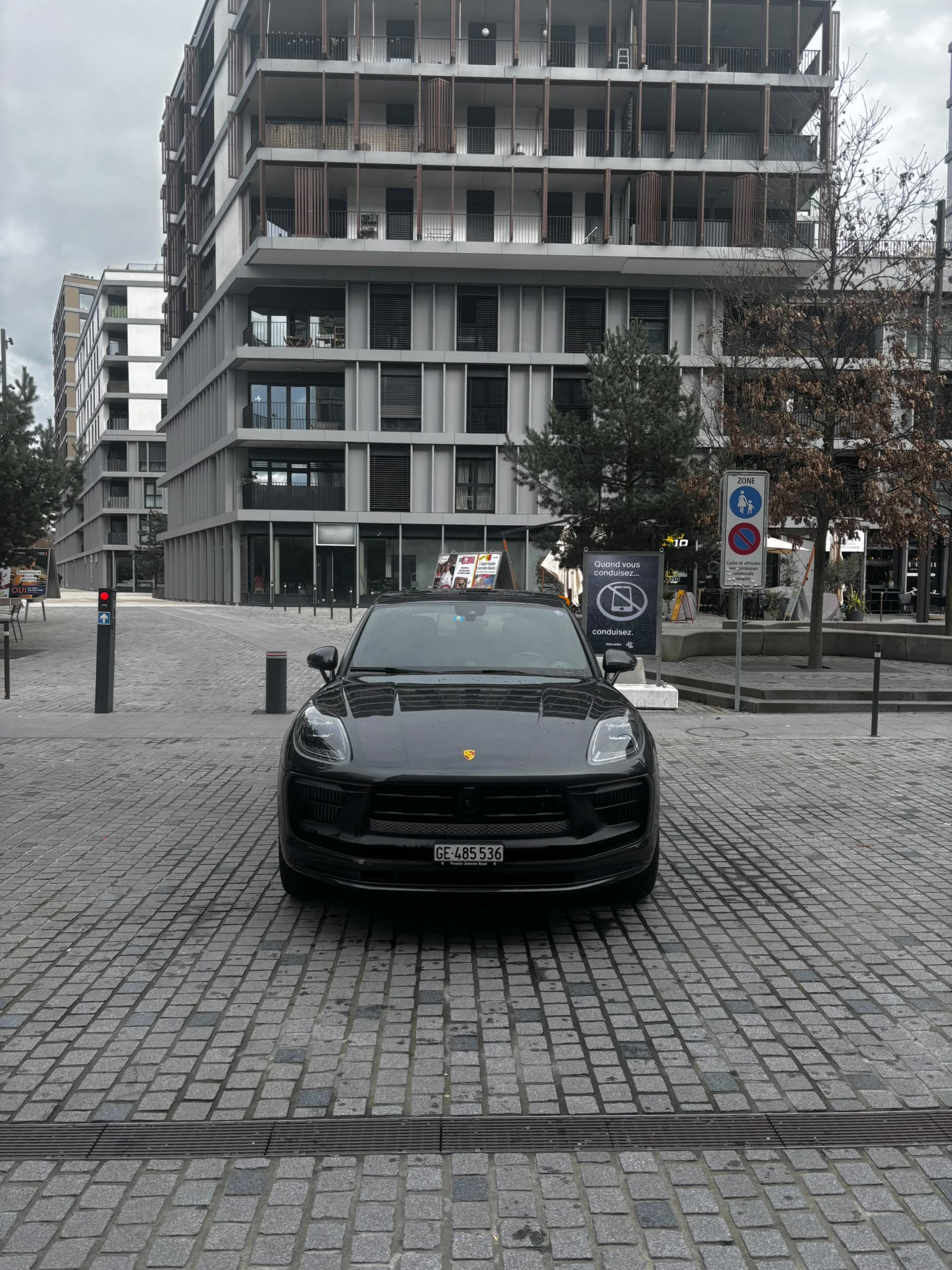Porsche Macan GTS 440 Gris Volcan