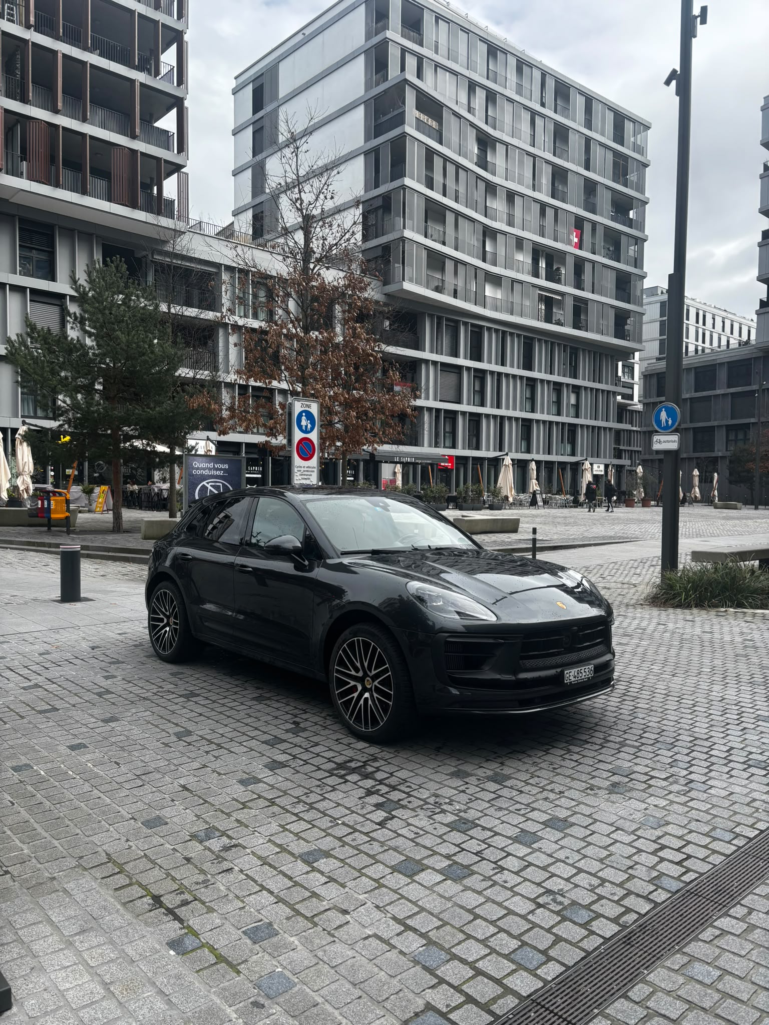 Porsche Macan GTS 440 Gris Volcan