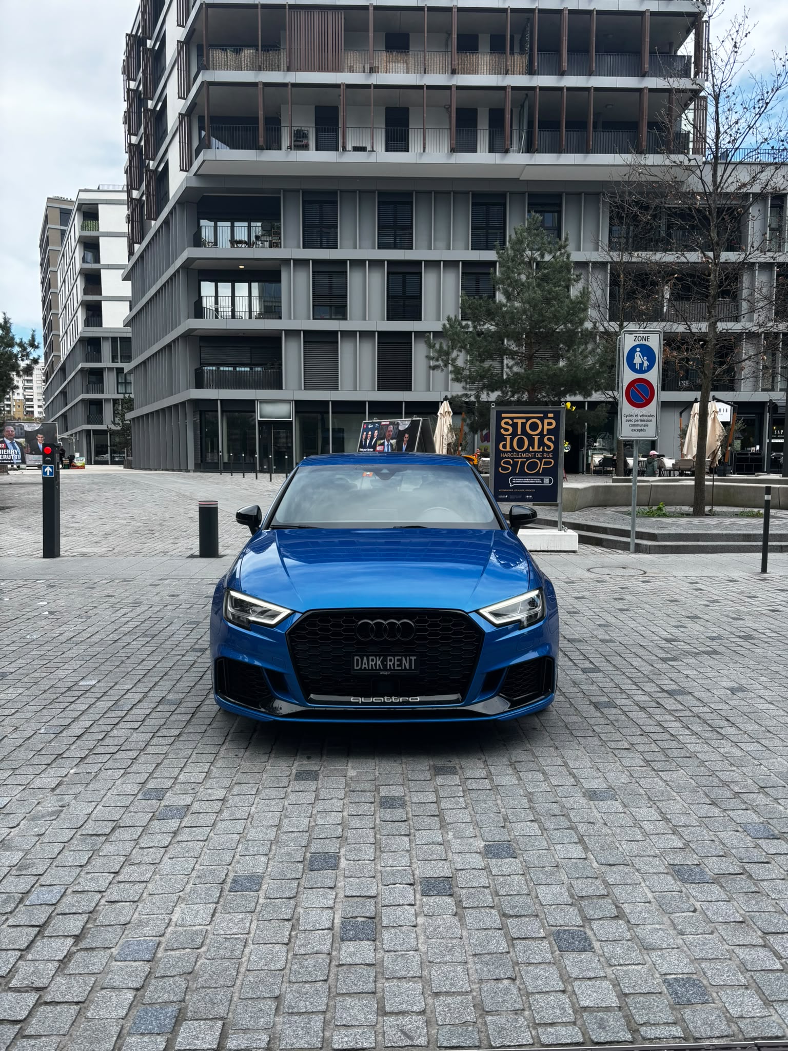 Audi RS3 8V bleue vue arrière