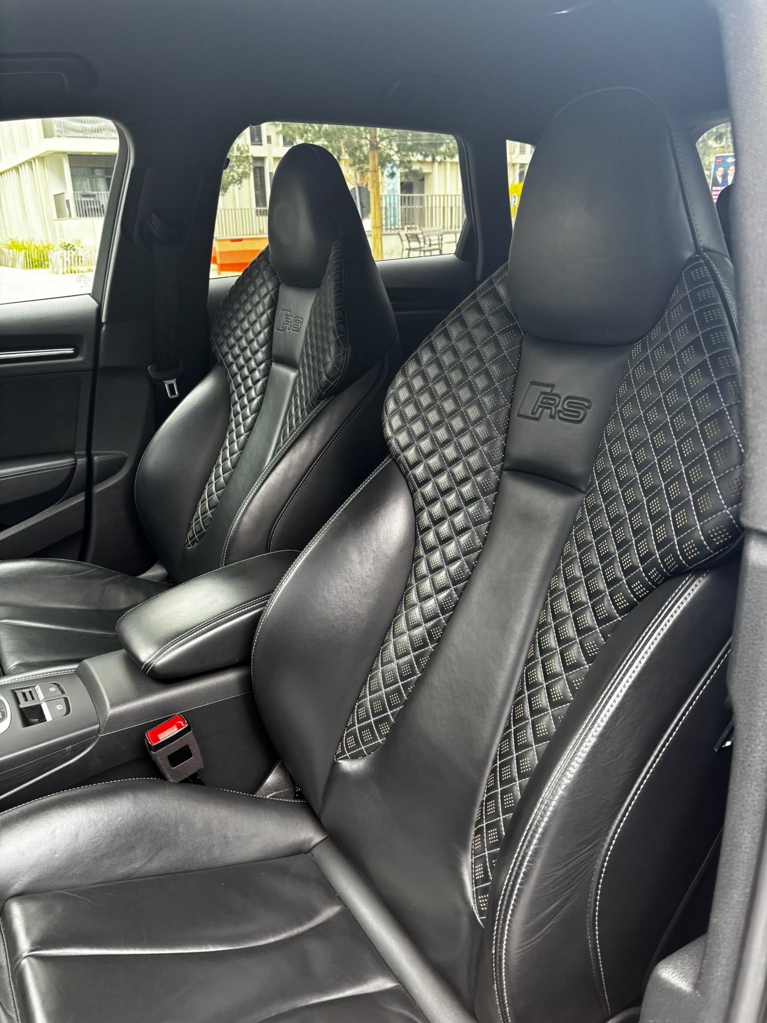 Sièges sport de l’Audi RS3 disponible chez DK Approved