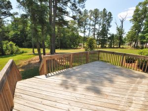 clean wood fences in Gainesville