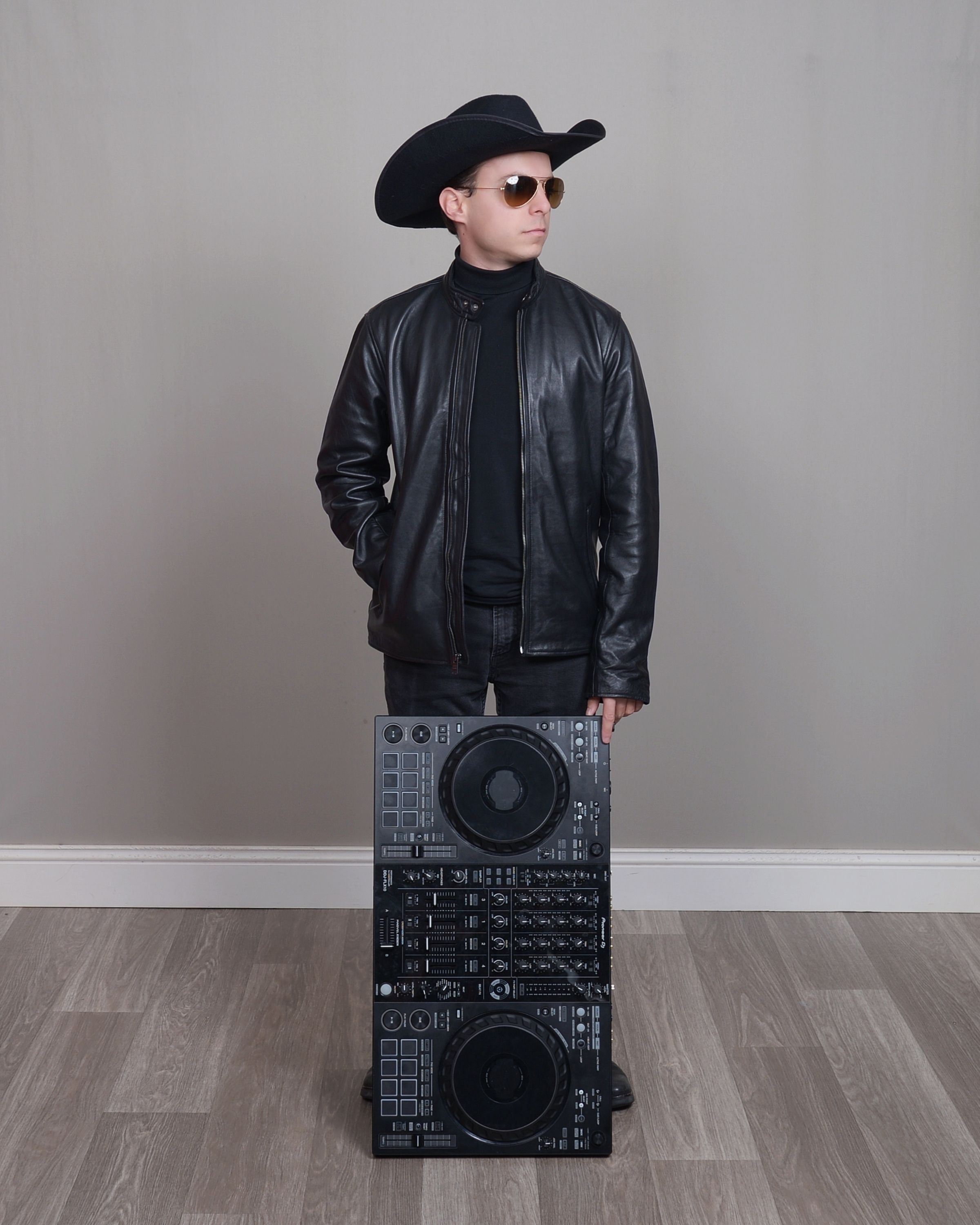 DJ TEXX at the decks