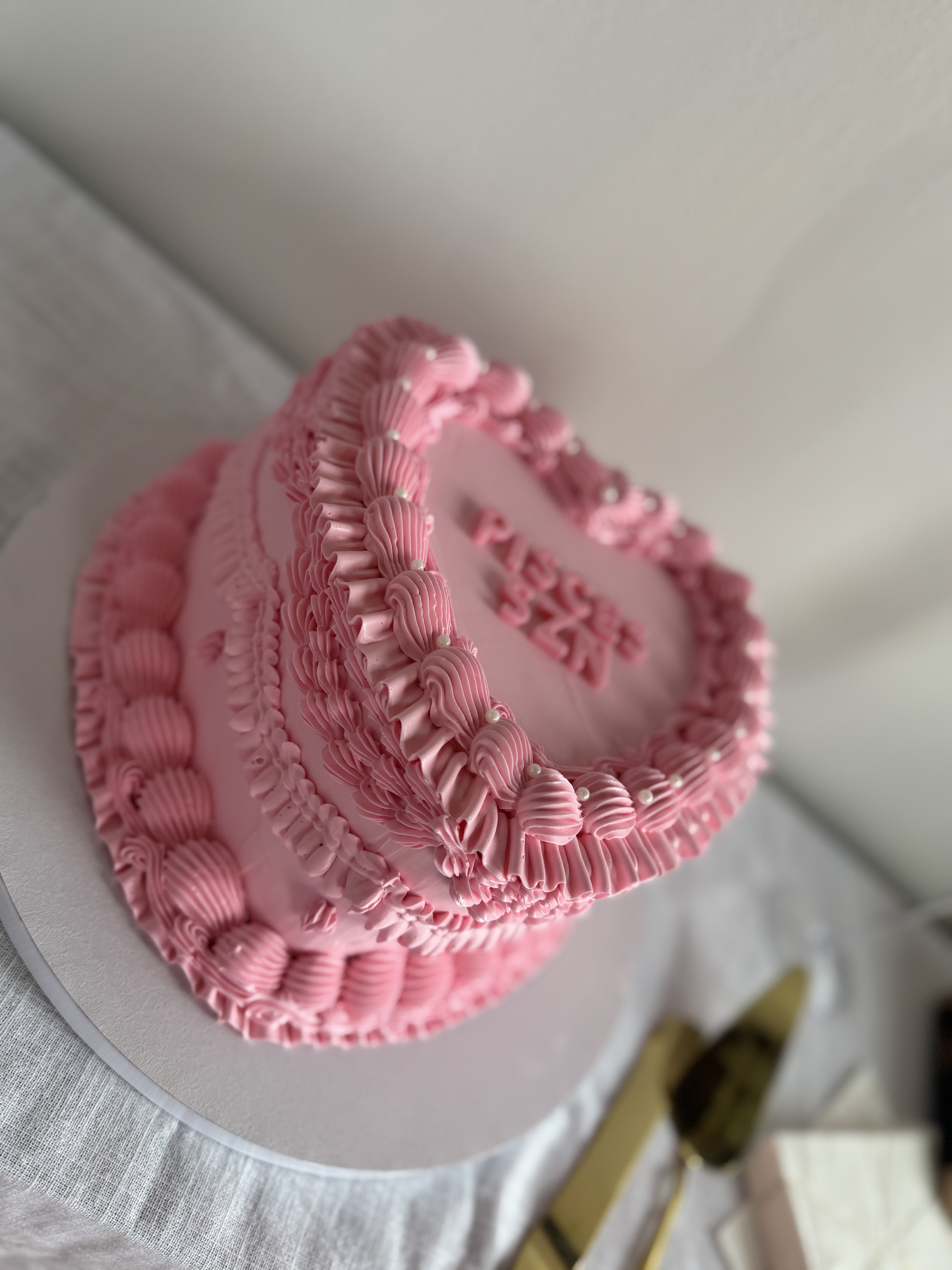 Neutral Moon birthday soirée