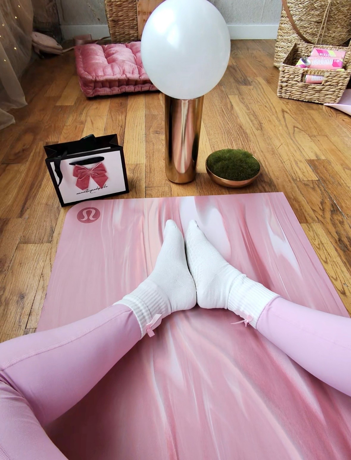 Neutral Moon birthday soirée