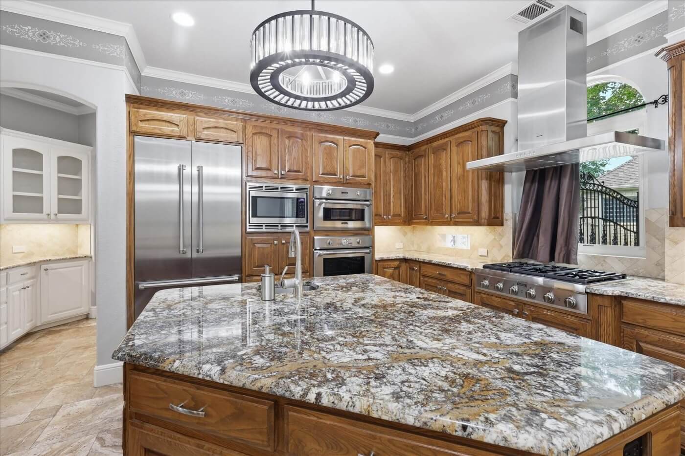 Butler pantry
