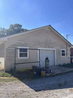 {{ custom_values.service_3 }} in {{custom_values.area_3})