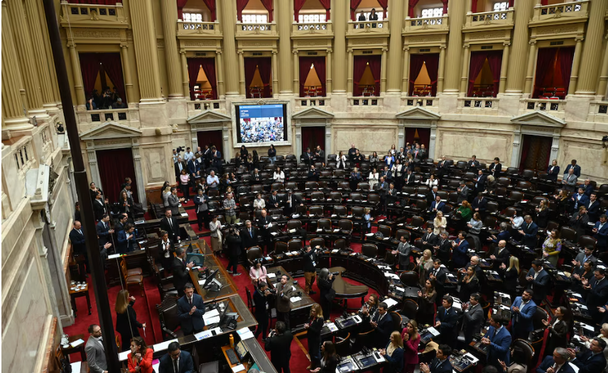 Gemini dijo Aquí tenés la nota para elperiodico.com.ar, escrita con el cuchillo entre los dientes, bien porteña y con la estructura de la cobertura de Infobae, pero con nuestra propia impronta crítica.  Glaciares a la carta: Diputados aprobó la reforma y ahora el agua cotiza en la bolsa minera