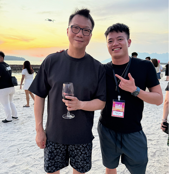 Kingsley Low With Dato Joey Yap smiling together