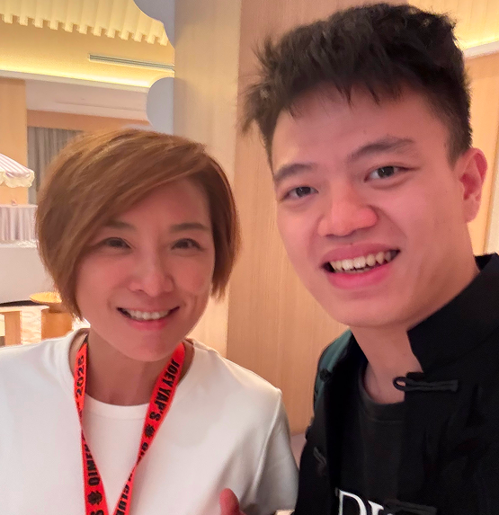 Kingsley Low with Wong Chui Ling smiling together