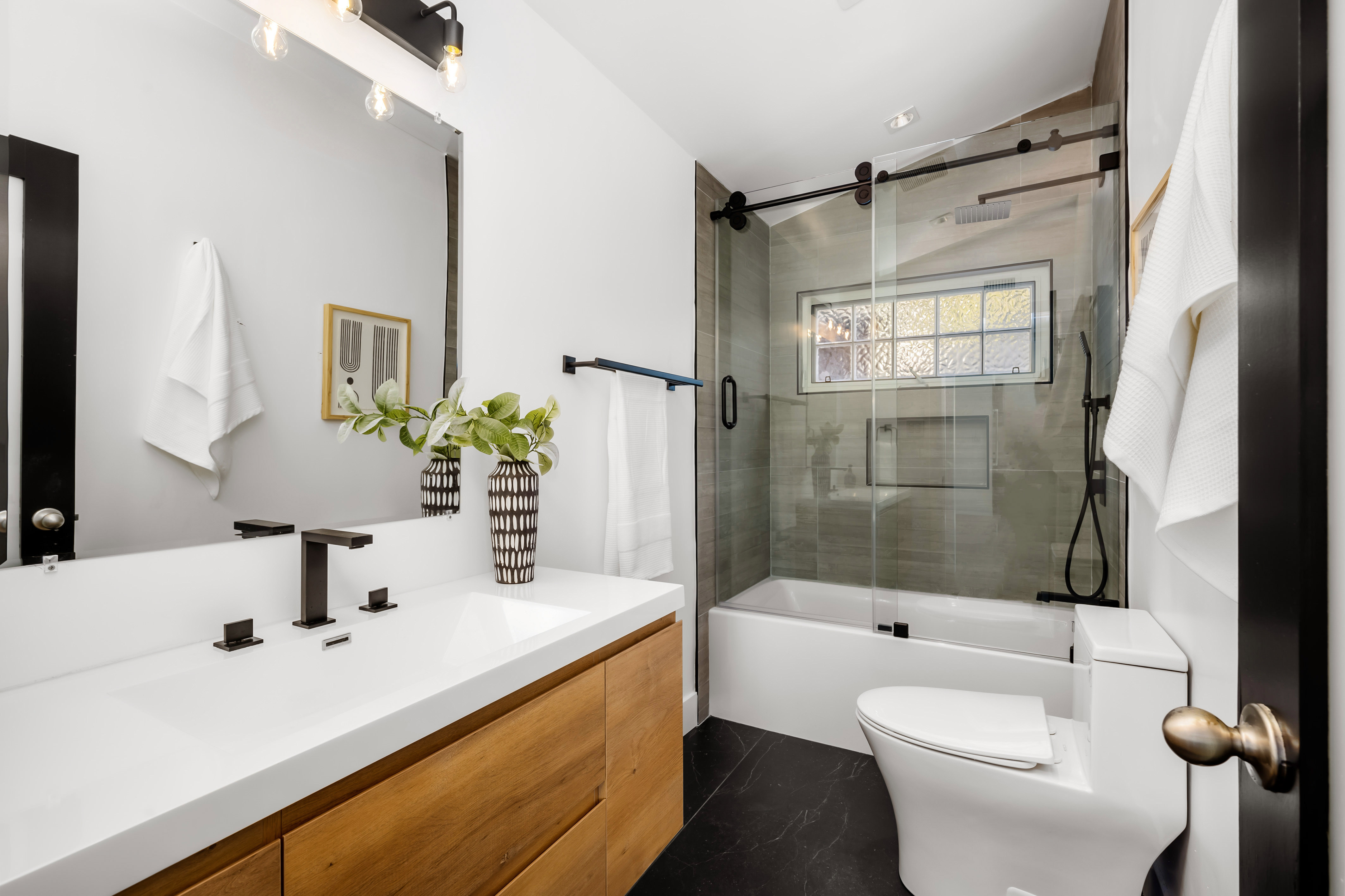 Infinity Premiere Services custom window installation in Northwest Ohio - energy-efficient kitchen windows with modern design in Perrysburg and Toledo
