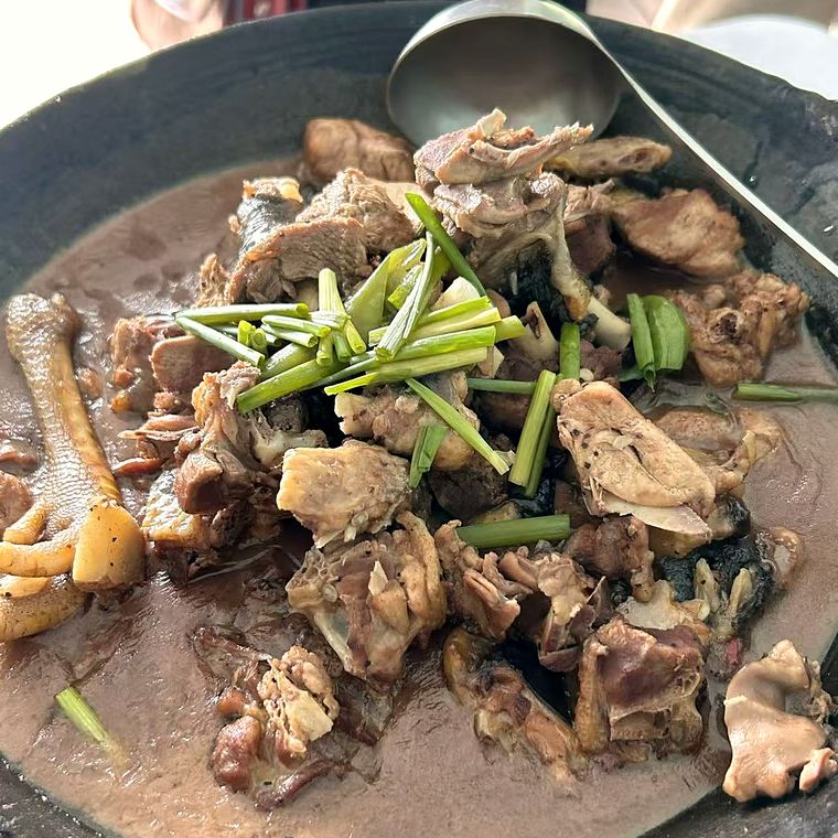 一大盘炖肉