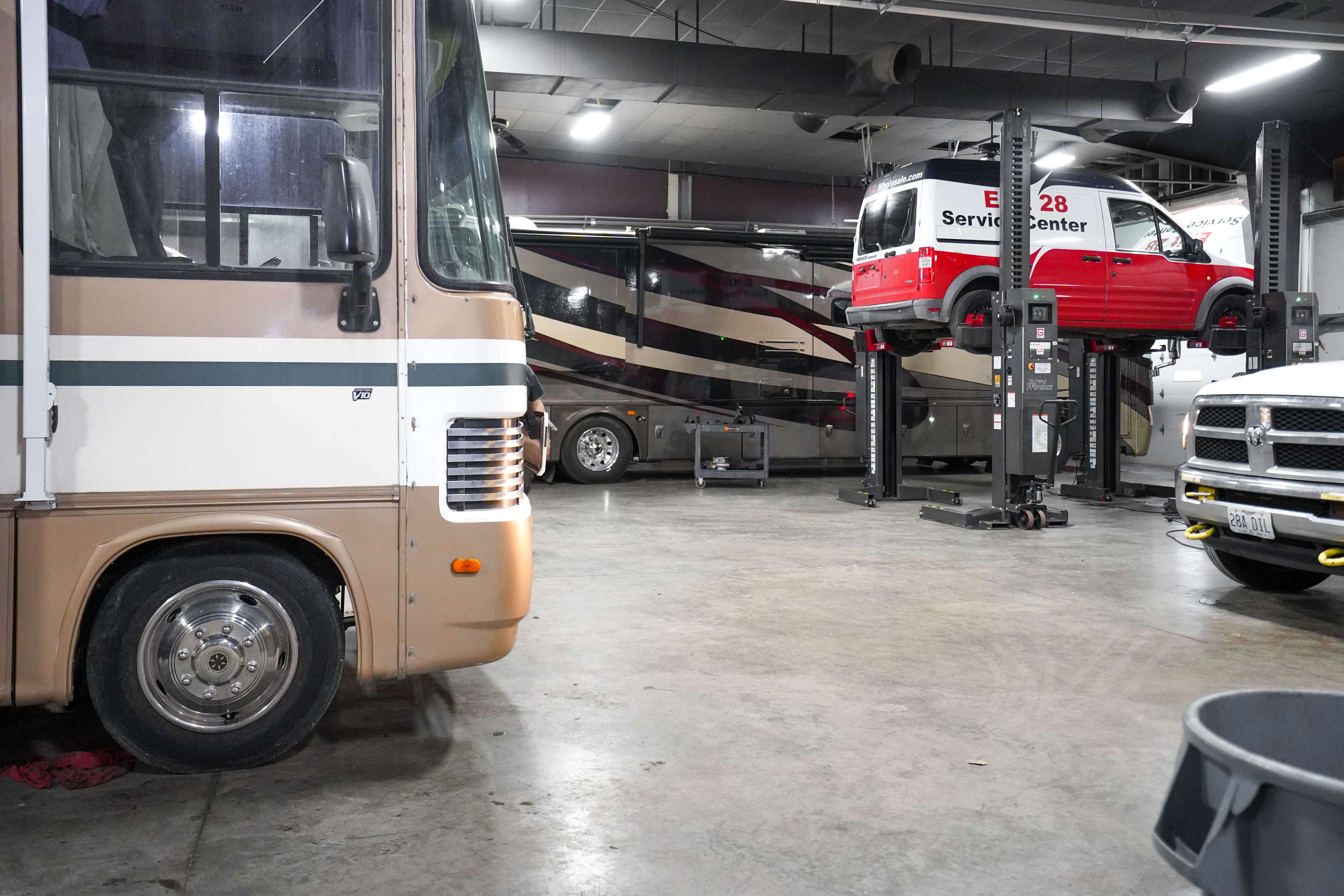 Peterbilt 389 and 579 truck parts at KC Wholesale Missouri