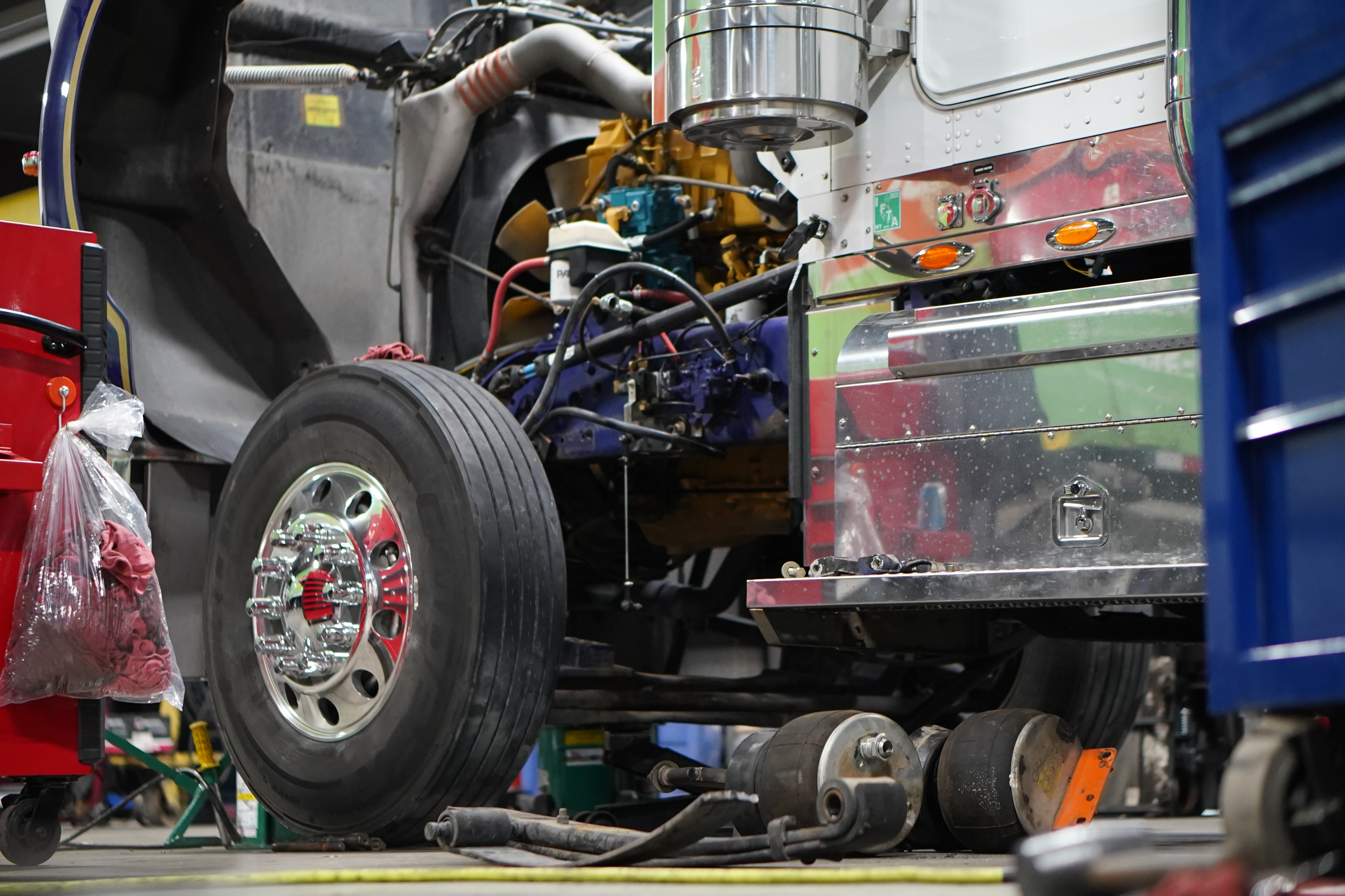 Heavy truck cab air conditioning repair and recharge service
