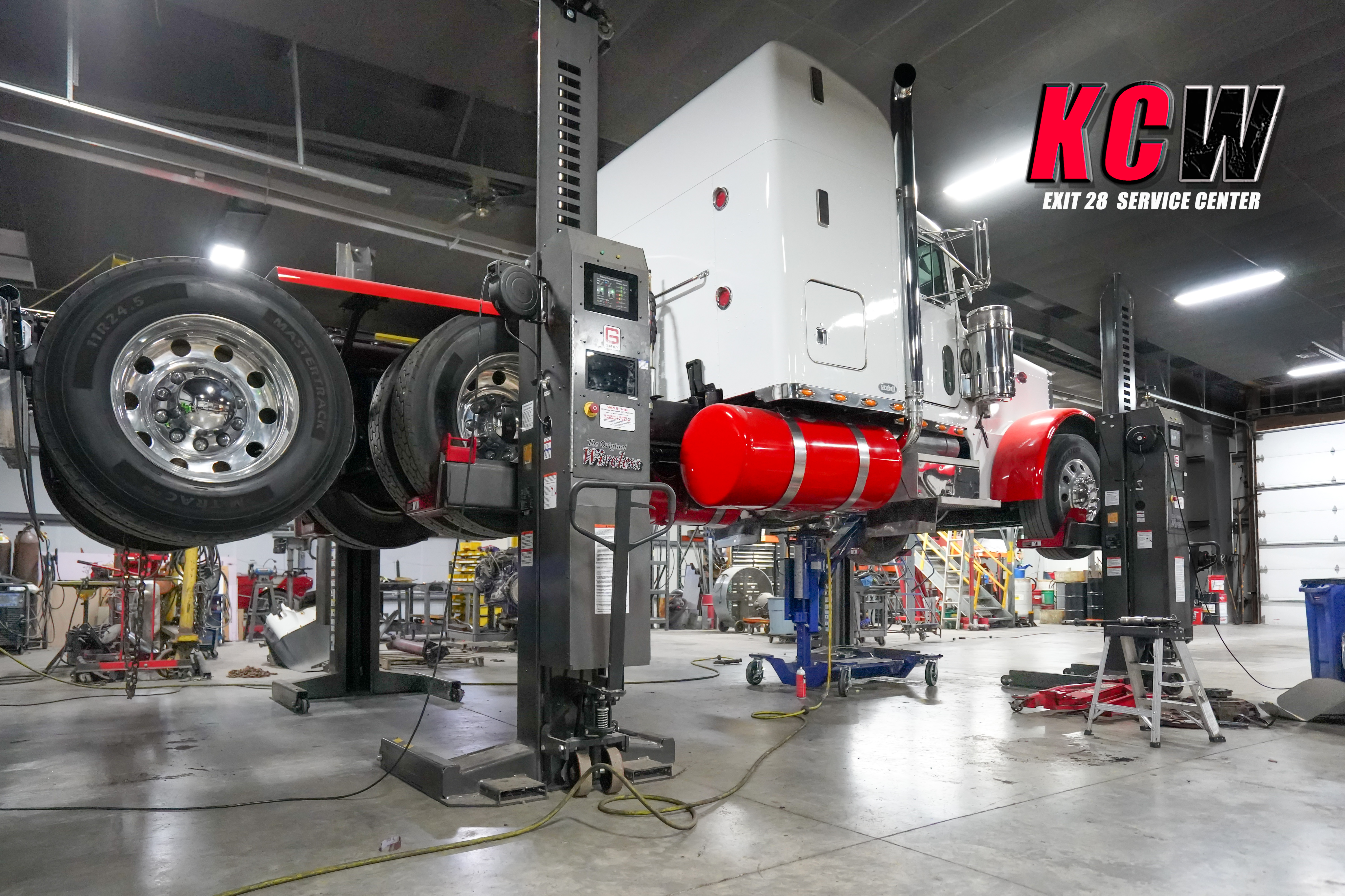 Heavy truck transmission repair including Eaton Fuller and Allison