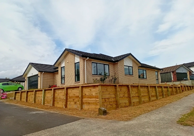 Sturdy retaining wall in Hamilton backyard landscaping