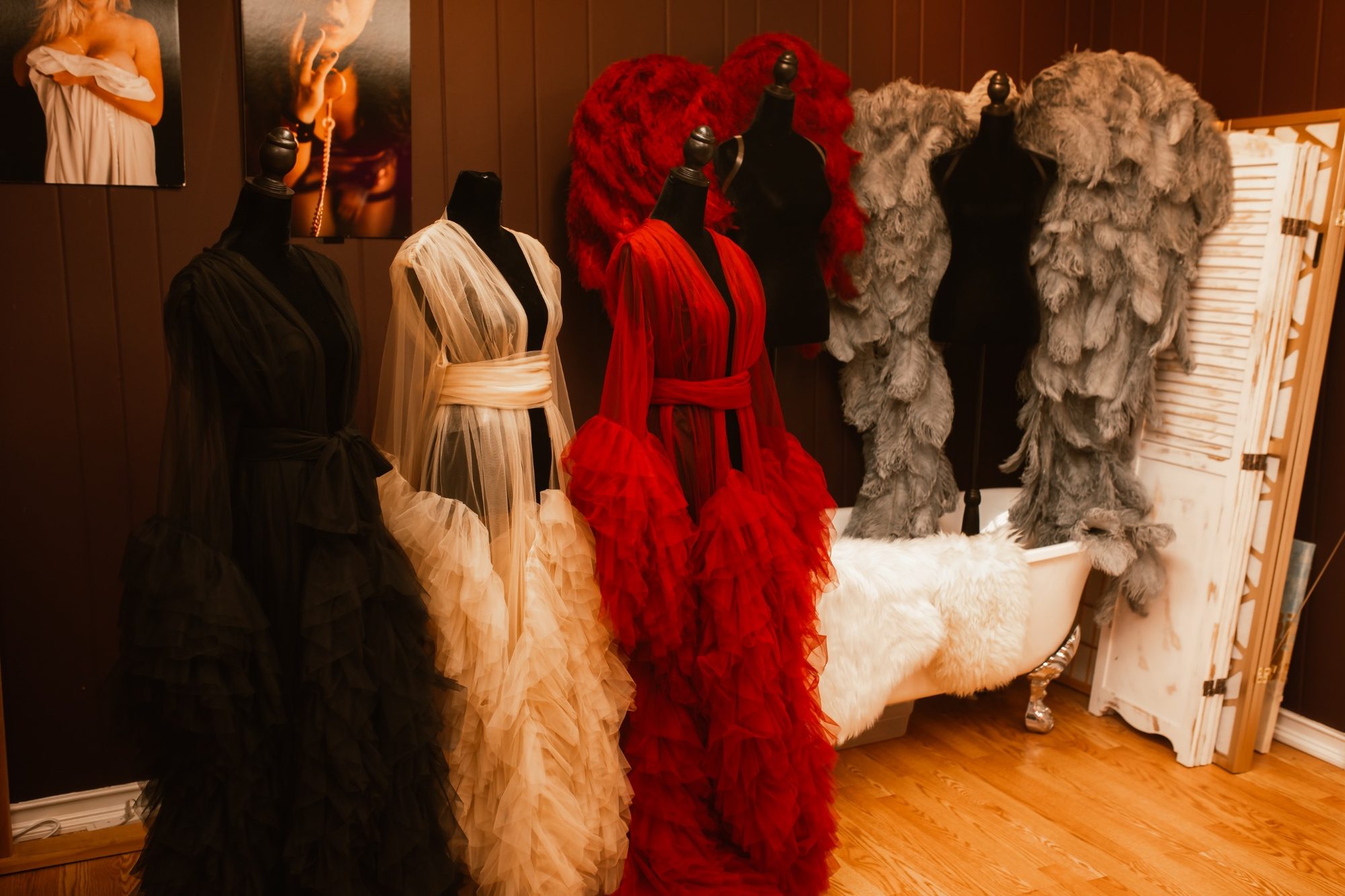 Satin Dauls Boudoir studio detail