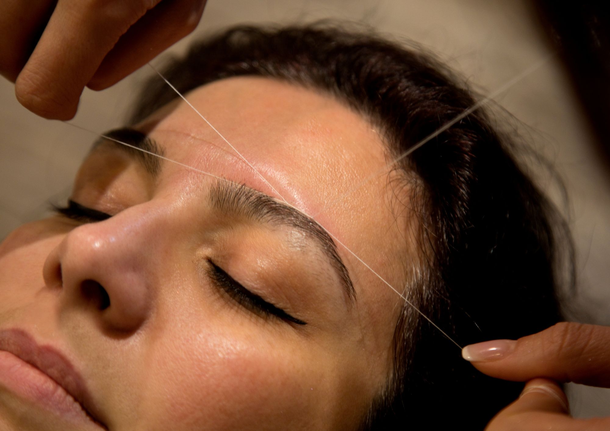 Precision brow shaping at Darri & Sage