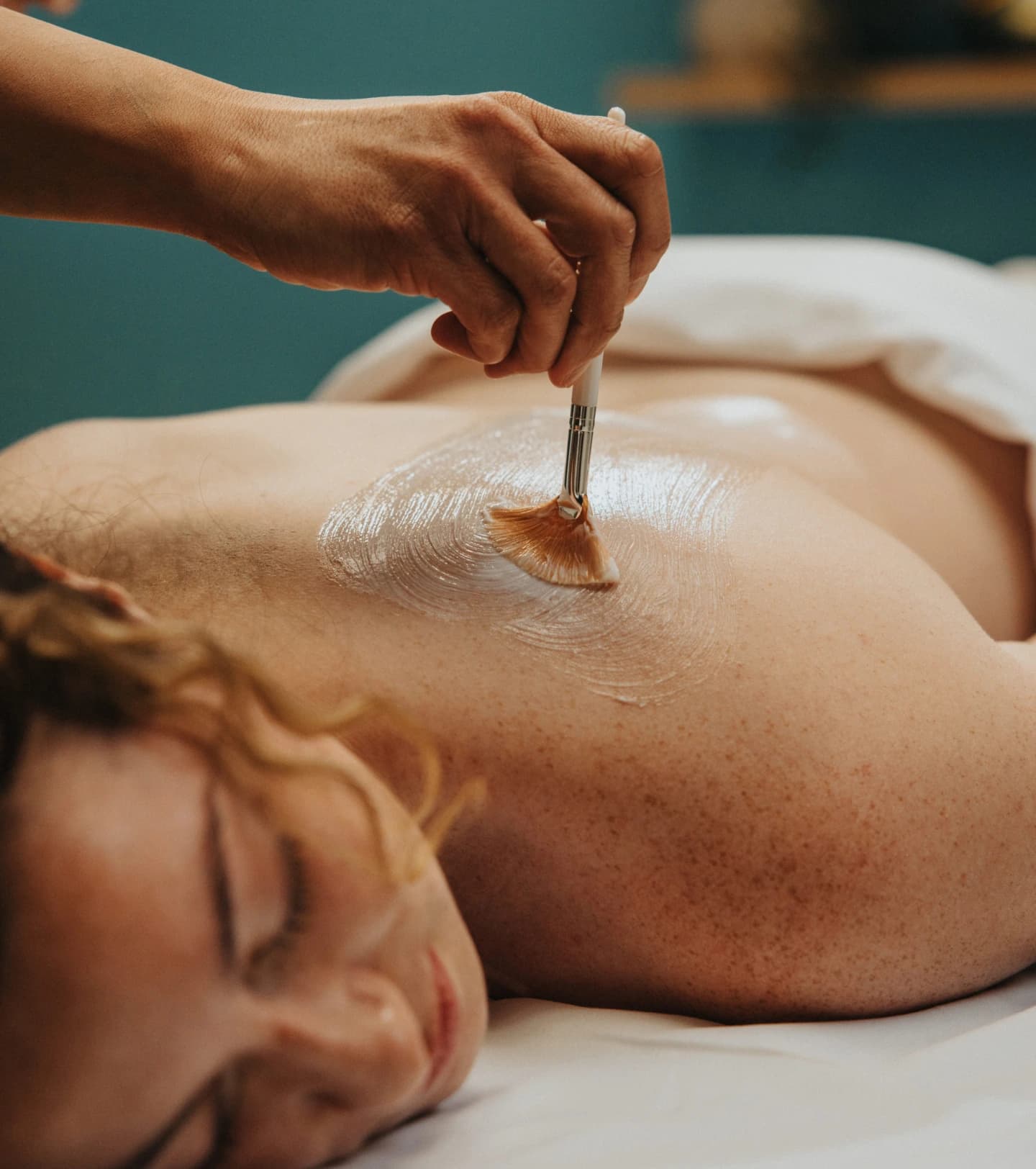Bombshell back treatment