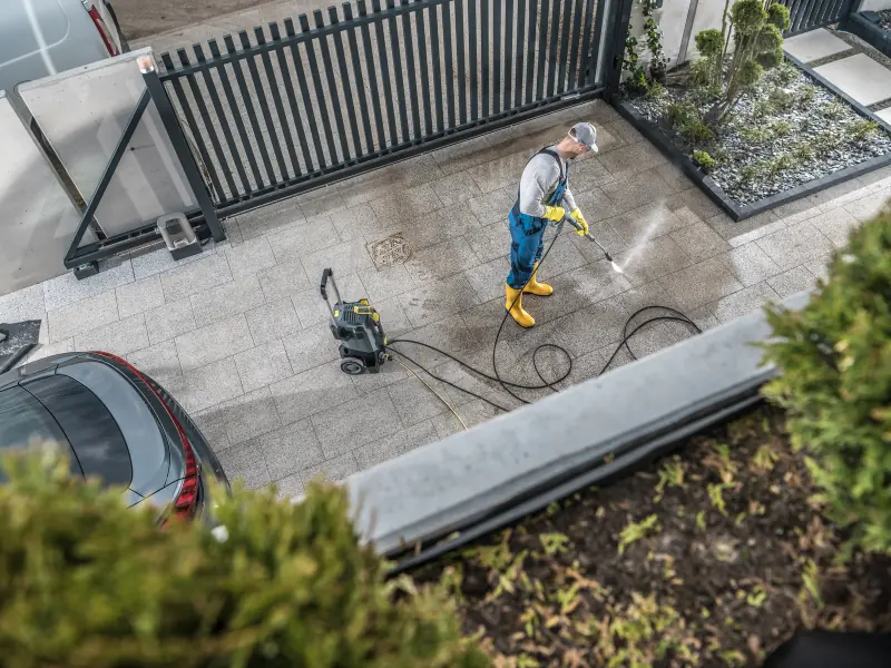 Pressure washing Youngstown OH driveway