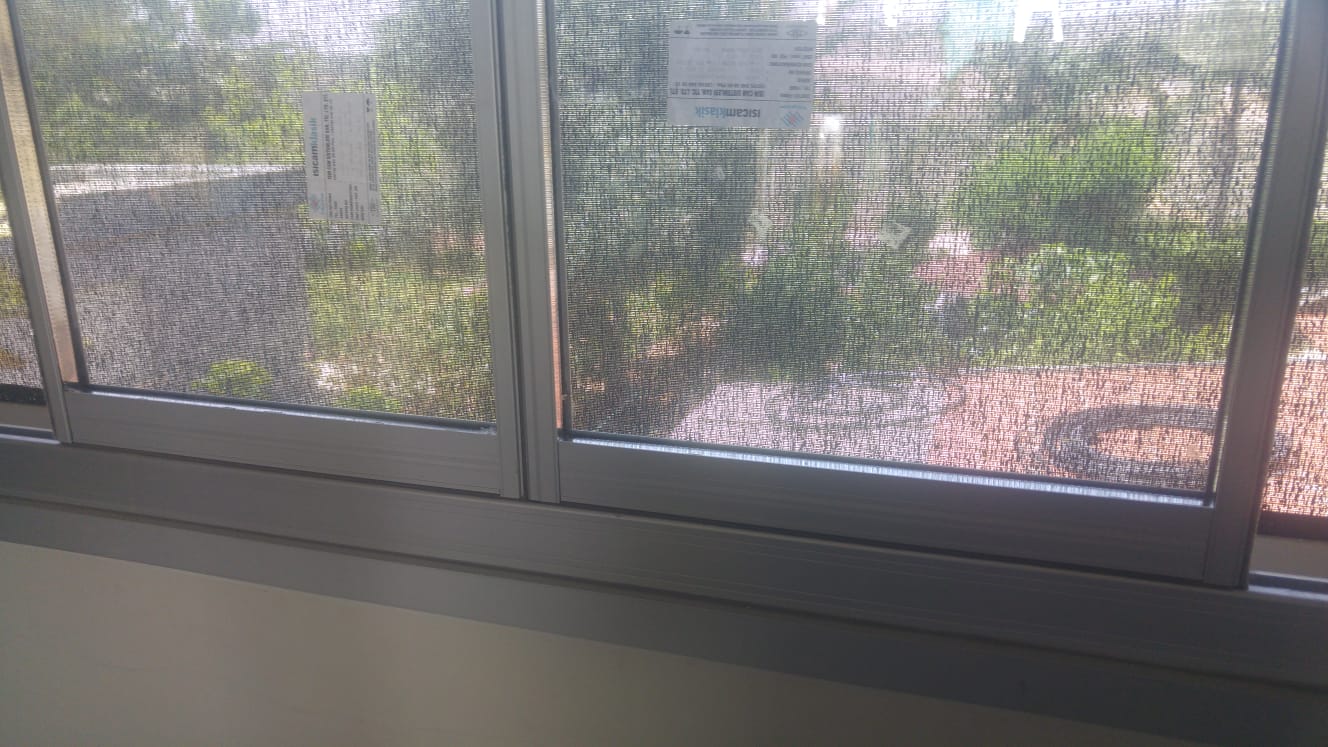 חלונות נאספים עם ווילון מובנה להצללה - תמונה 3